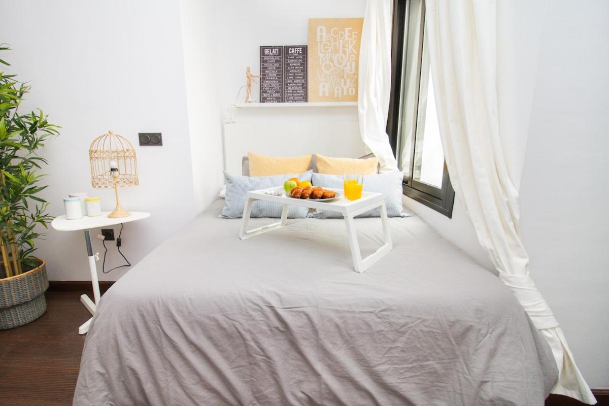 C77 - Romantic Studio in the Center with terrace