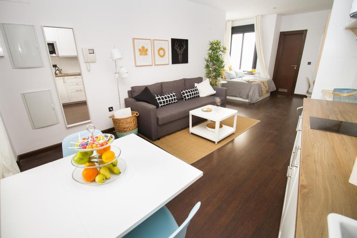 C77 - Romantic Studio in the Center with terrace