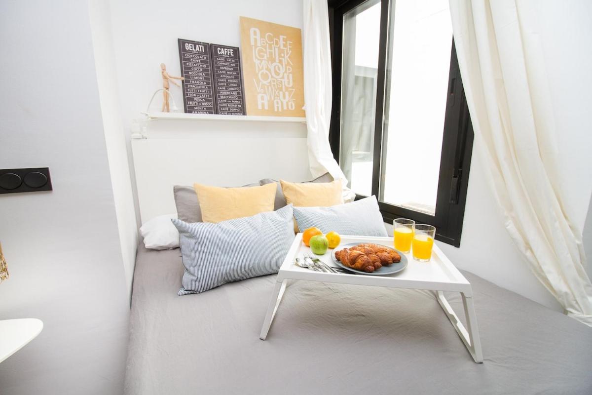 C77 - Romantic Studio in the Center with terrace