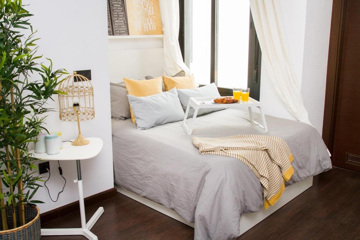 C77 - Romantic Studio in the Center with terrace