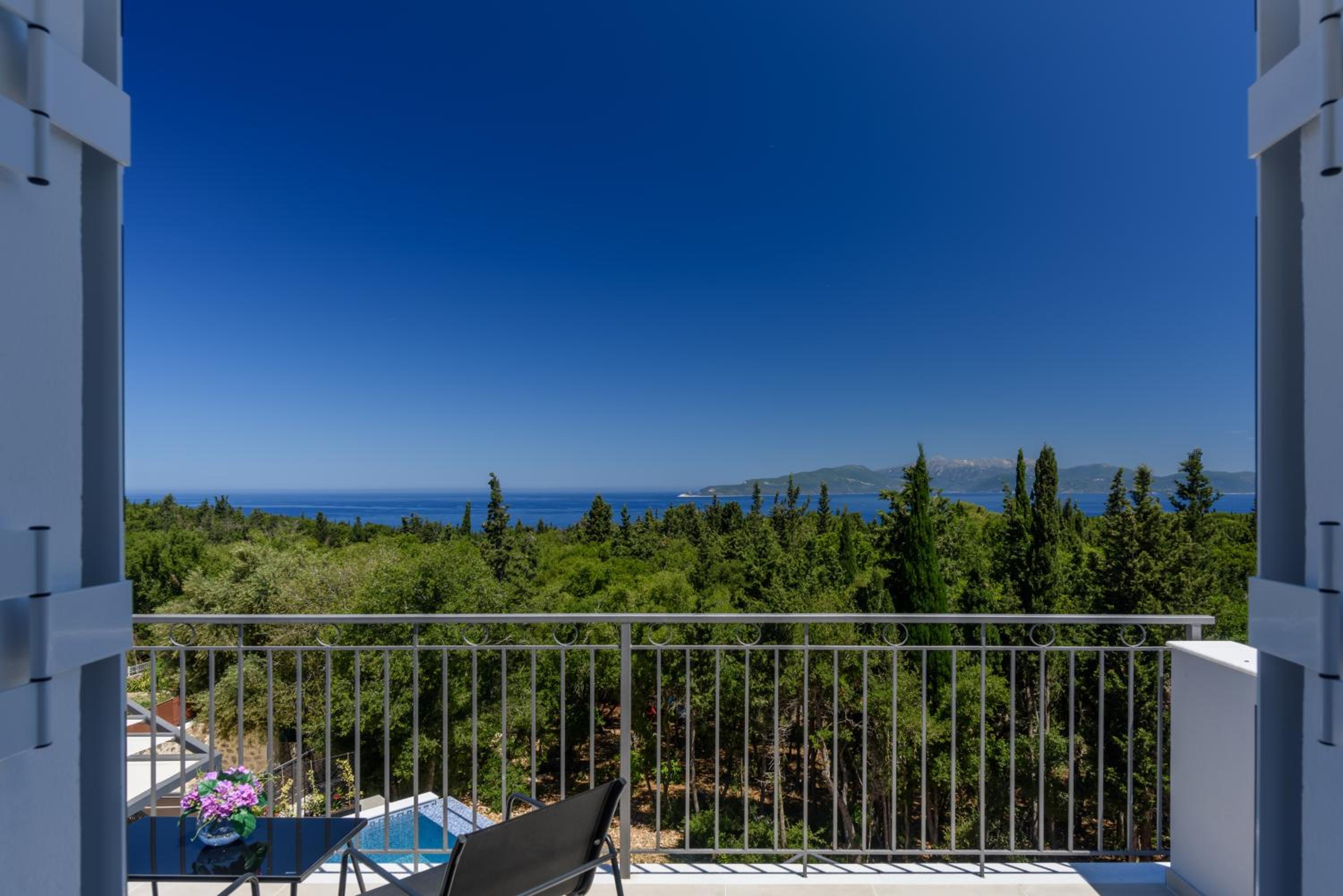 VILLA EKTAMA view 4