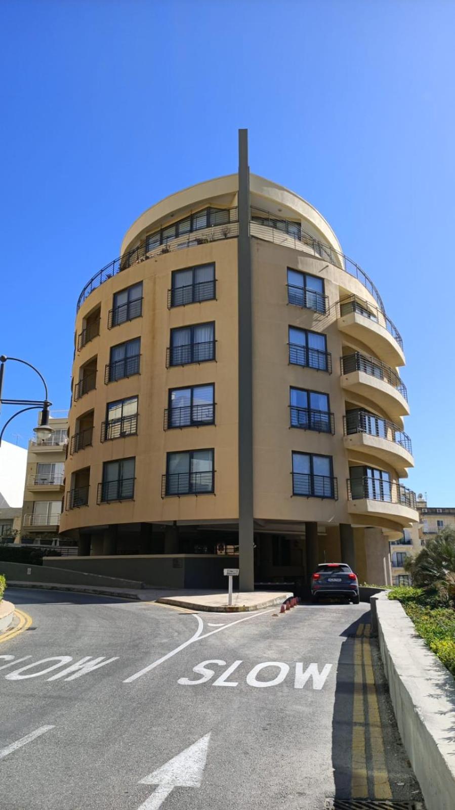 Elegant one bedroom apartment with terrace in uptown Portomaso DDIF1-4