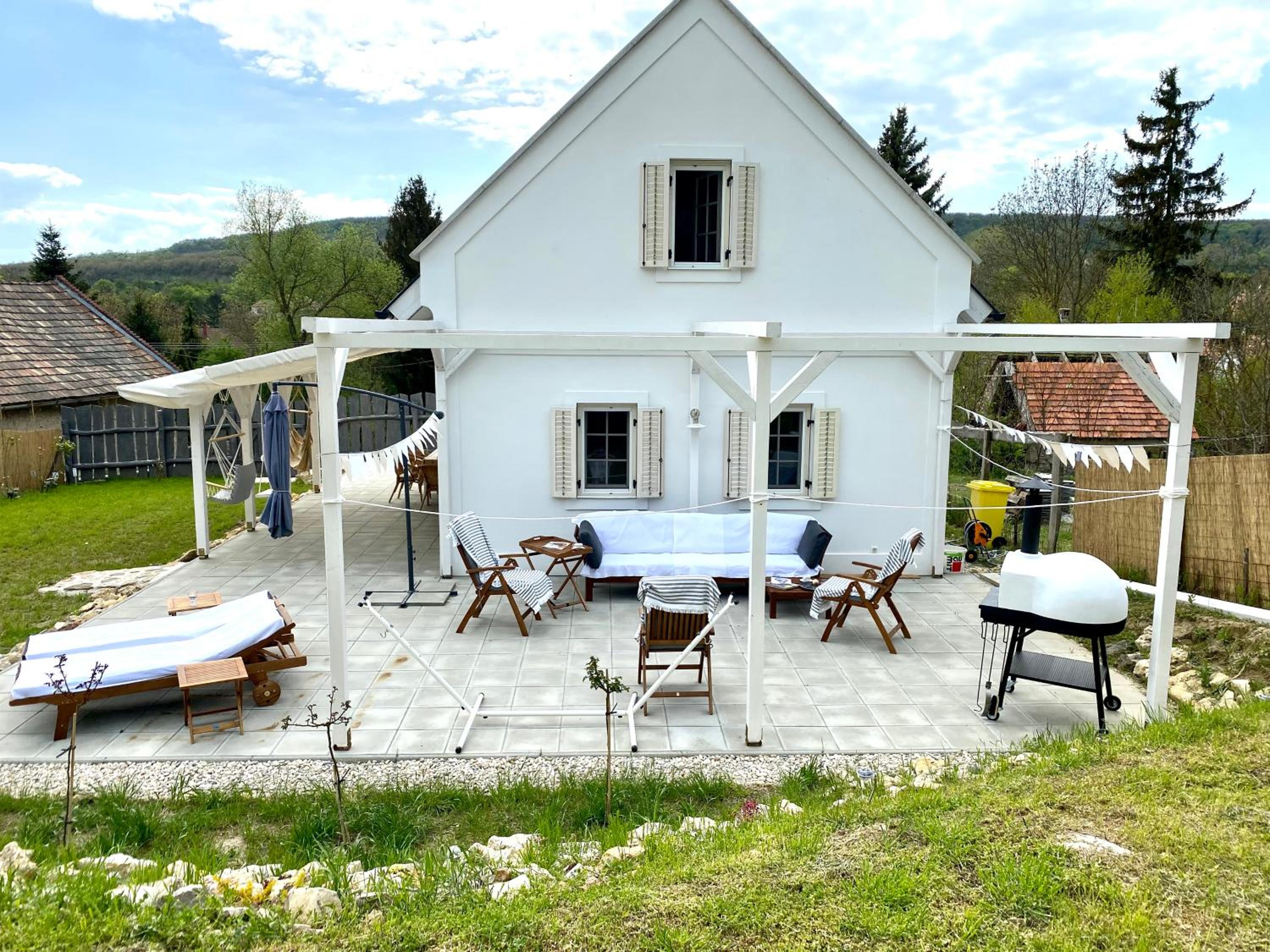 Babérkert Villaház Balatonhenyén