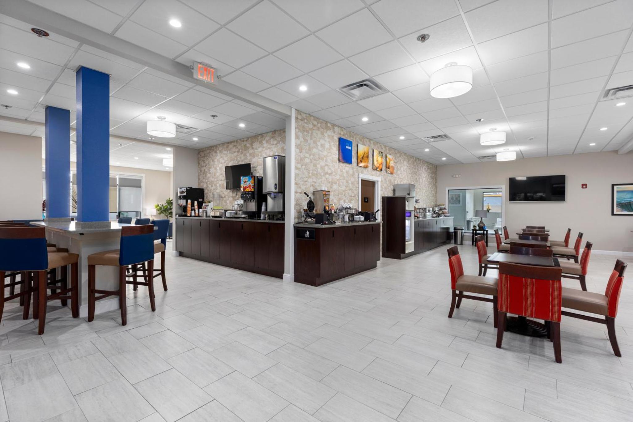 Comfort Inn  Suites St Louis-Hazelwood - Property Image 9