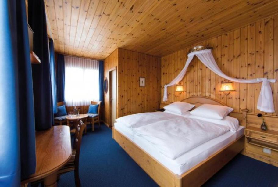 Komplettes Hotel mit 10 Zimmern