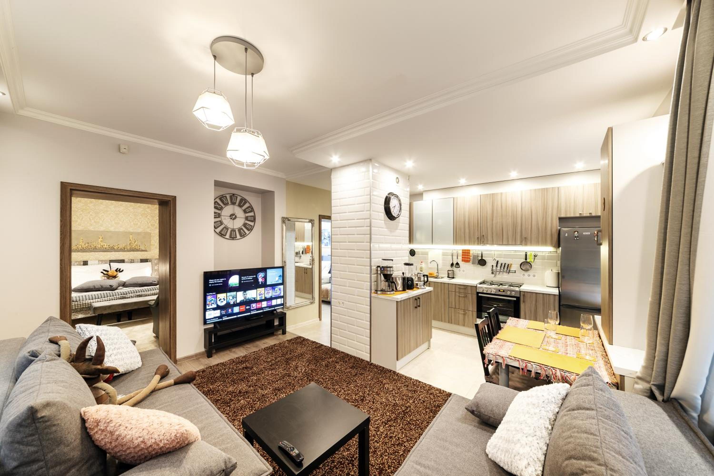 ParkCosyLux two bedrooms Free Parking view 2