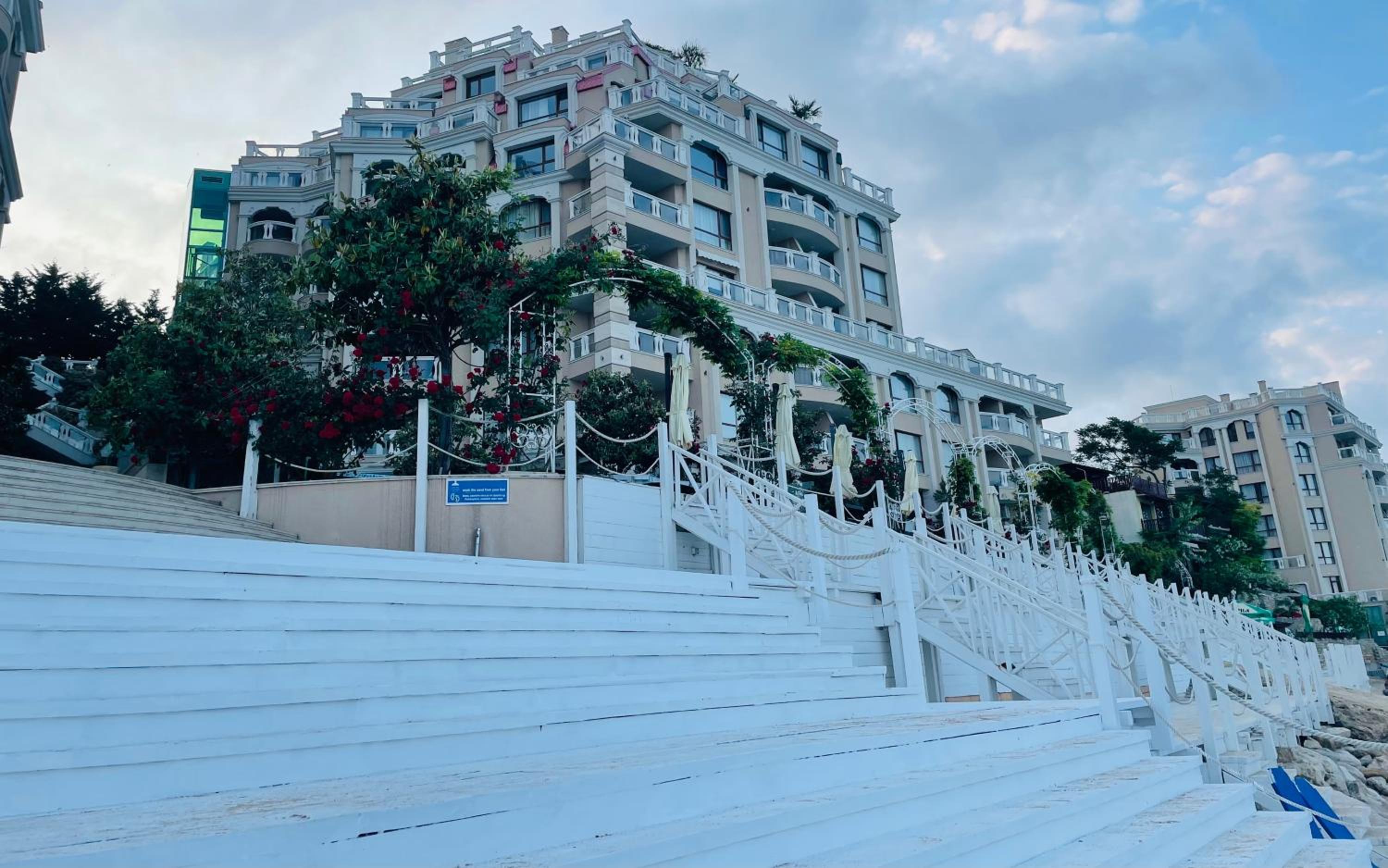 Hotel Magnifica La Mer - Image 1