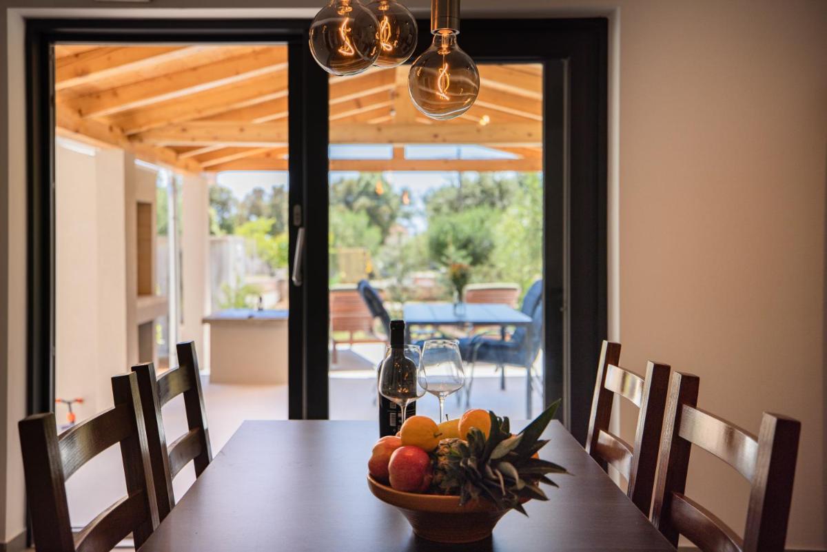 Hotel Old Road - Image 1