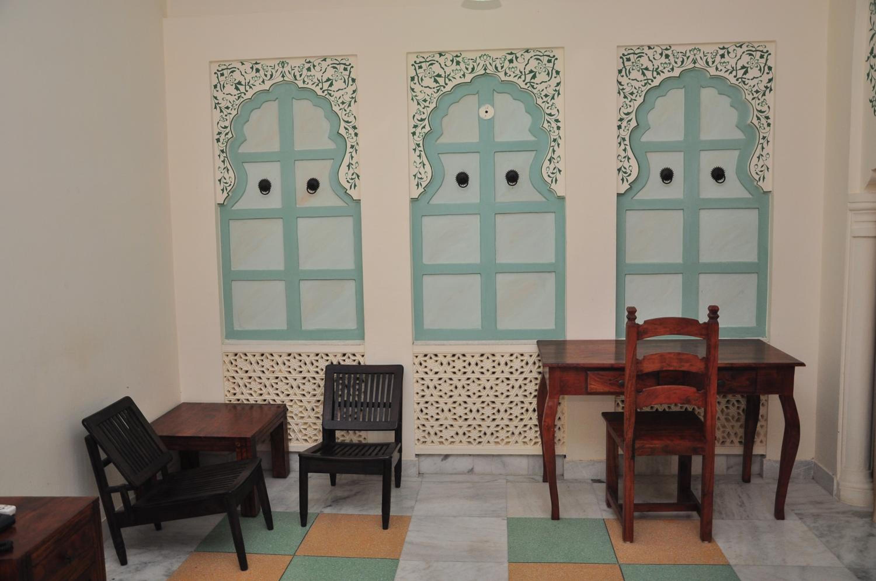 Rani Mahal Hotel