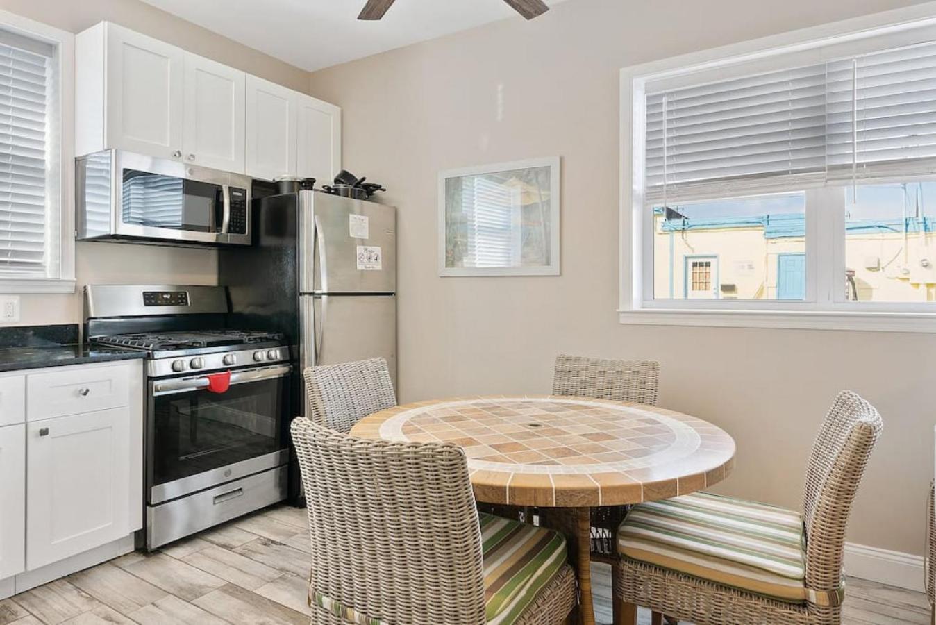 Unit C back lower unit Surfers Hideway Parking Near Lighthouse view 4