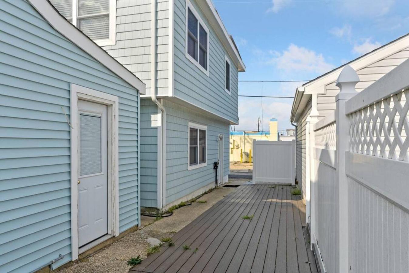 Unit C back lower unit Surfers Hideway Parking Near Lighthouse view 3