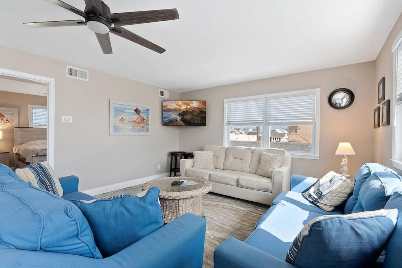 Unit B 2nd fl 2nd fl Hideaway 2 Block to Beach Parking view 2