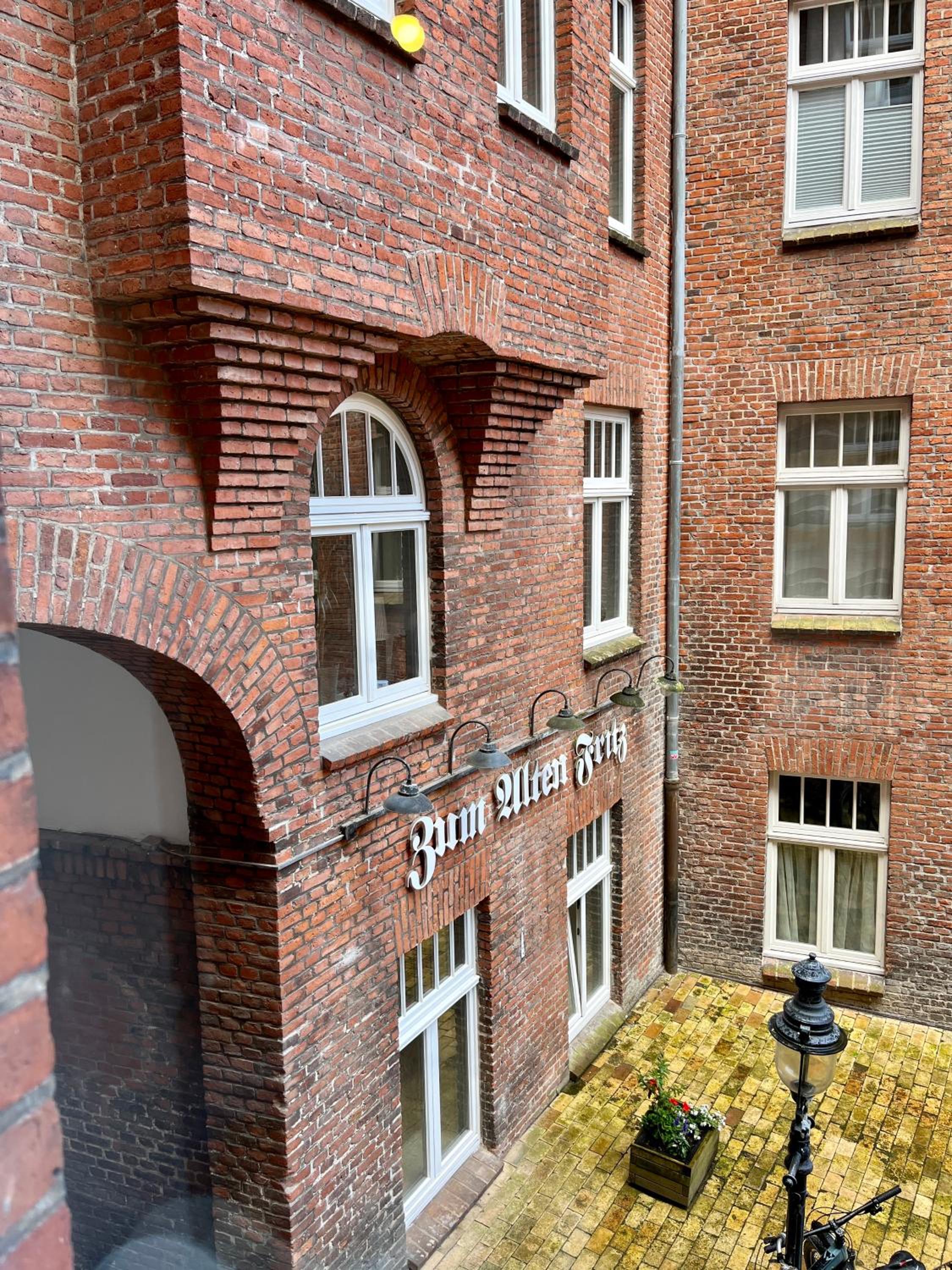 3 Zimmer Ferienwohnung Burghof mit Balkon im Herzen Flensburgs