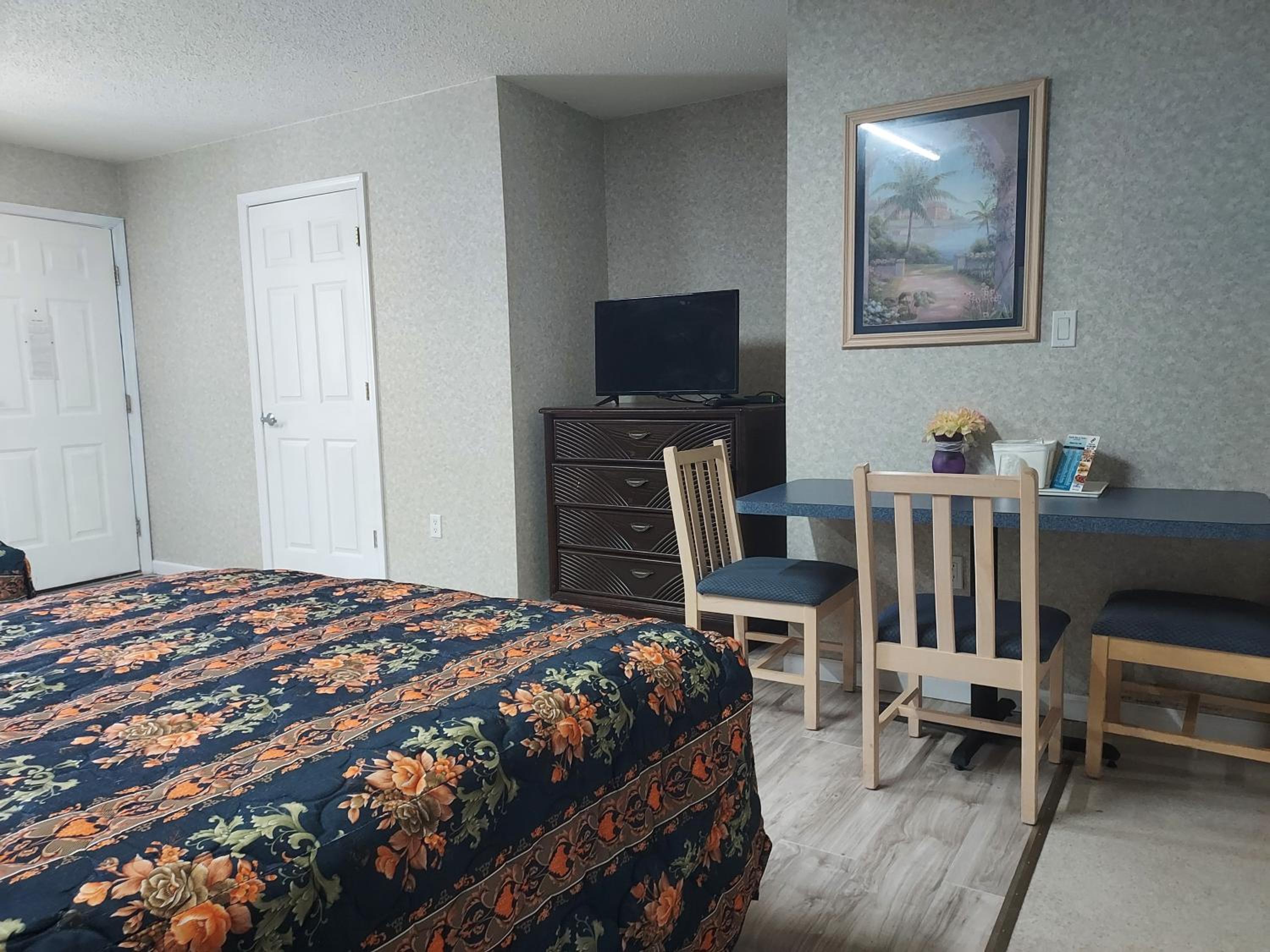 Pleasantville Vacations - Studio Inn and Suites - Property Image 3