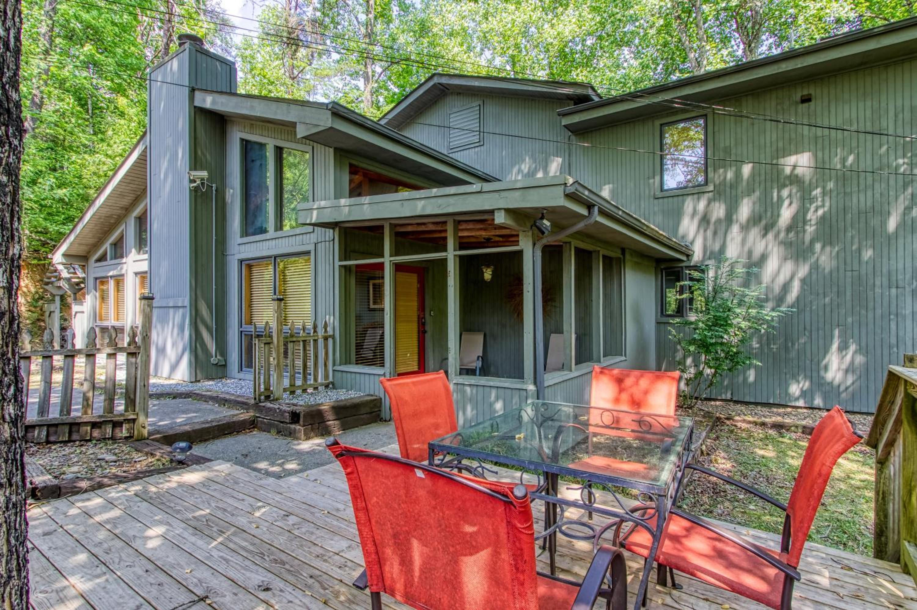 Mountain Lake Lodge, Hot Tub, Theater Room, 560 FREE tickets each paid day!!! view 5