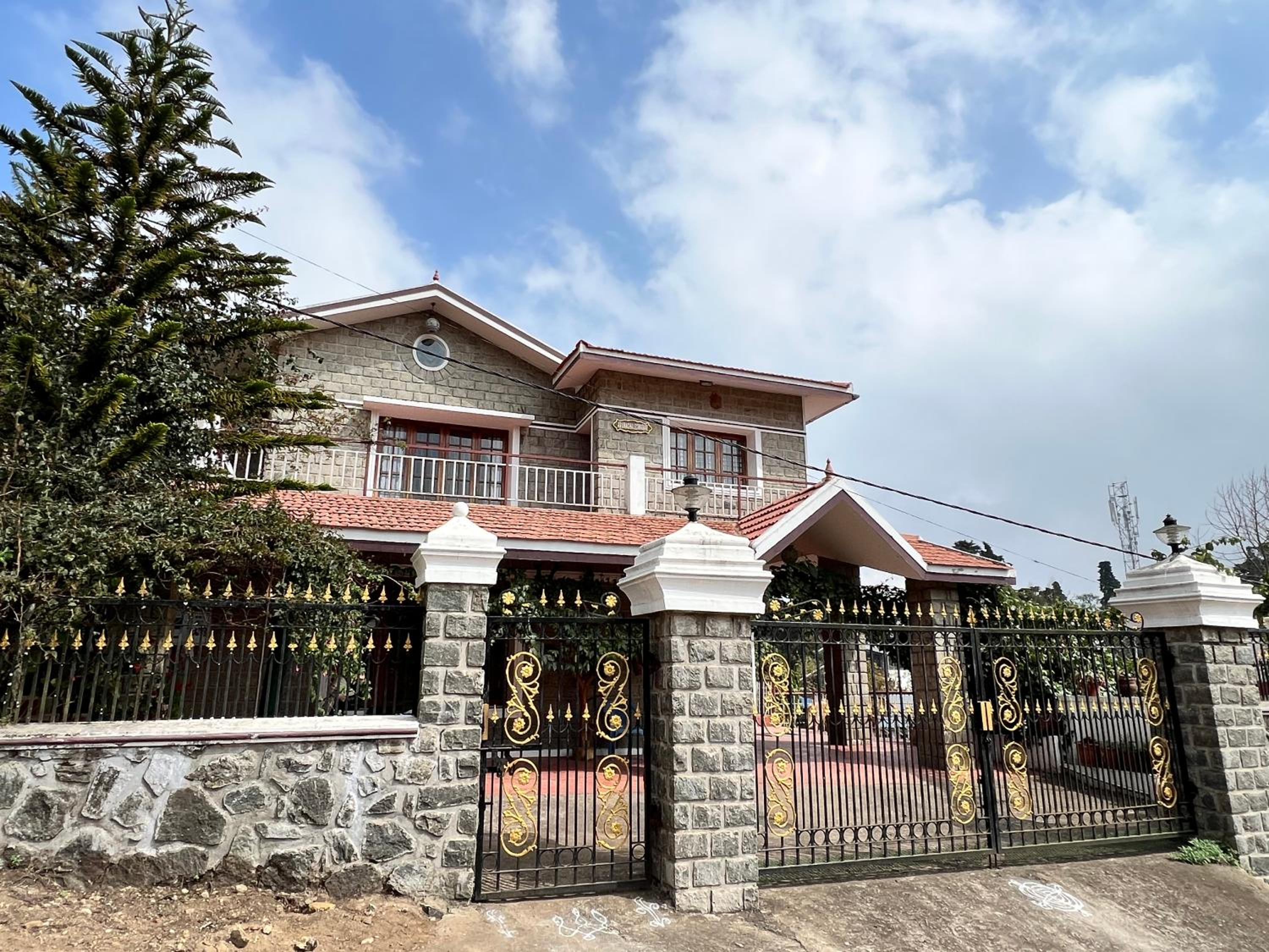 Lakshmi Illam Guesthouse for Families only view 4