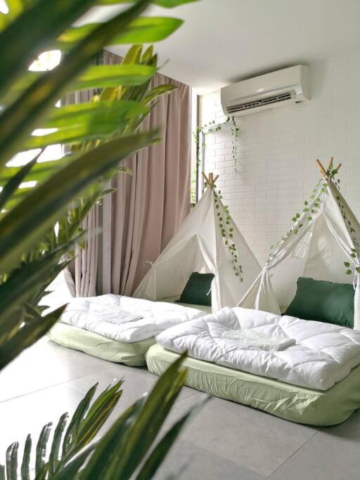 Jungle Loft for 6-7pax near IKEA, Kidzania and 1U photo 3