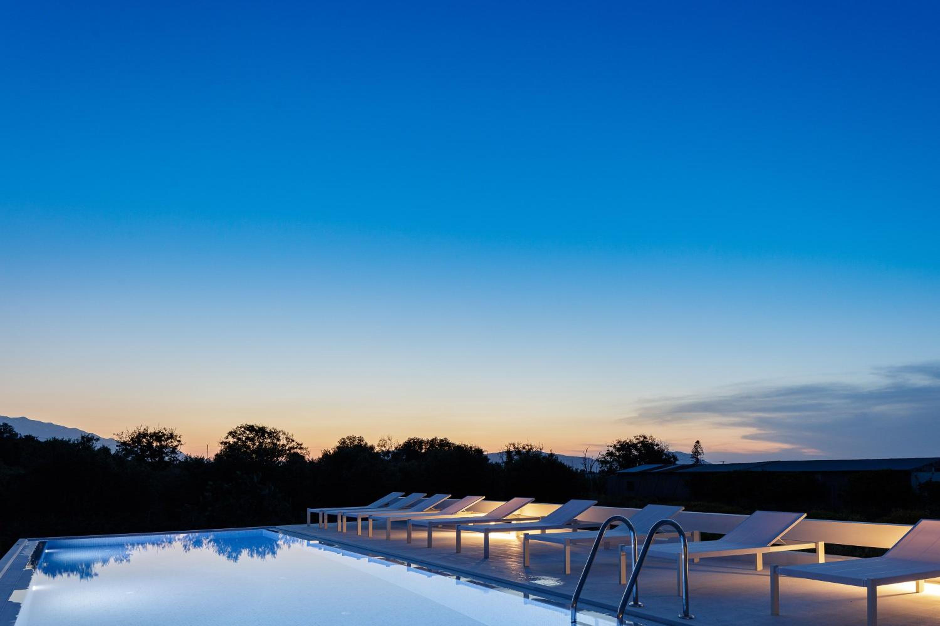Mikro Livadi Special Lodges - Has an Eco Salt water pool - 150m from the beach