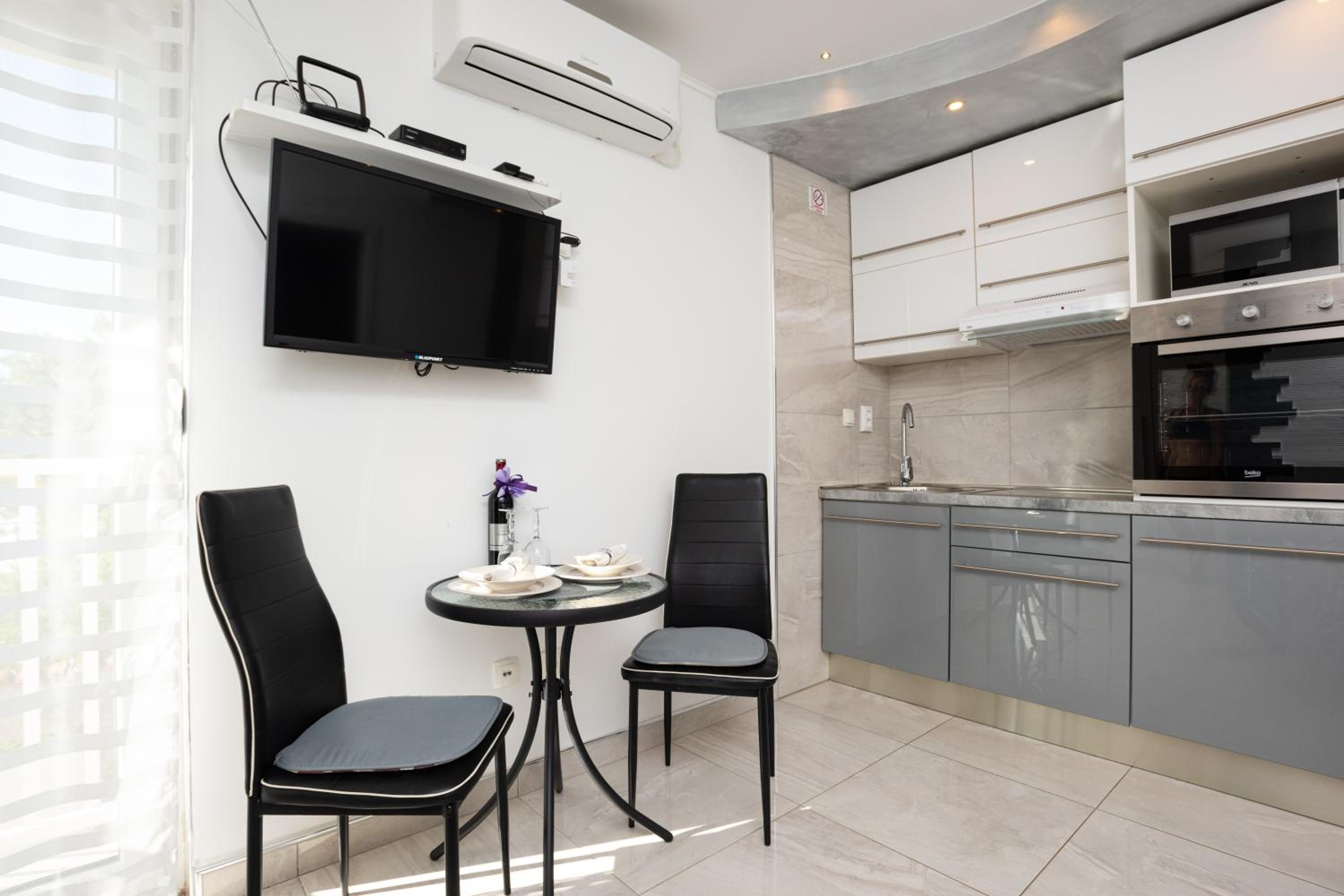 Apartments Viky view 2