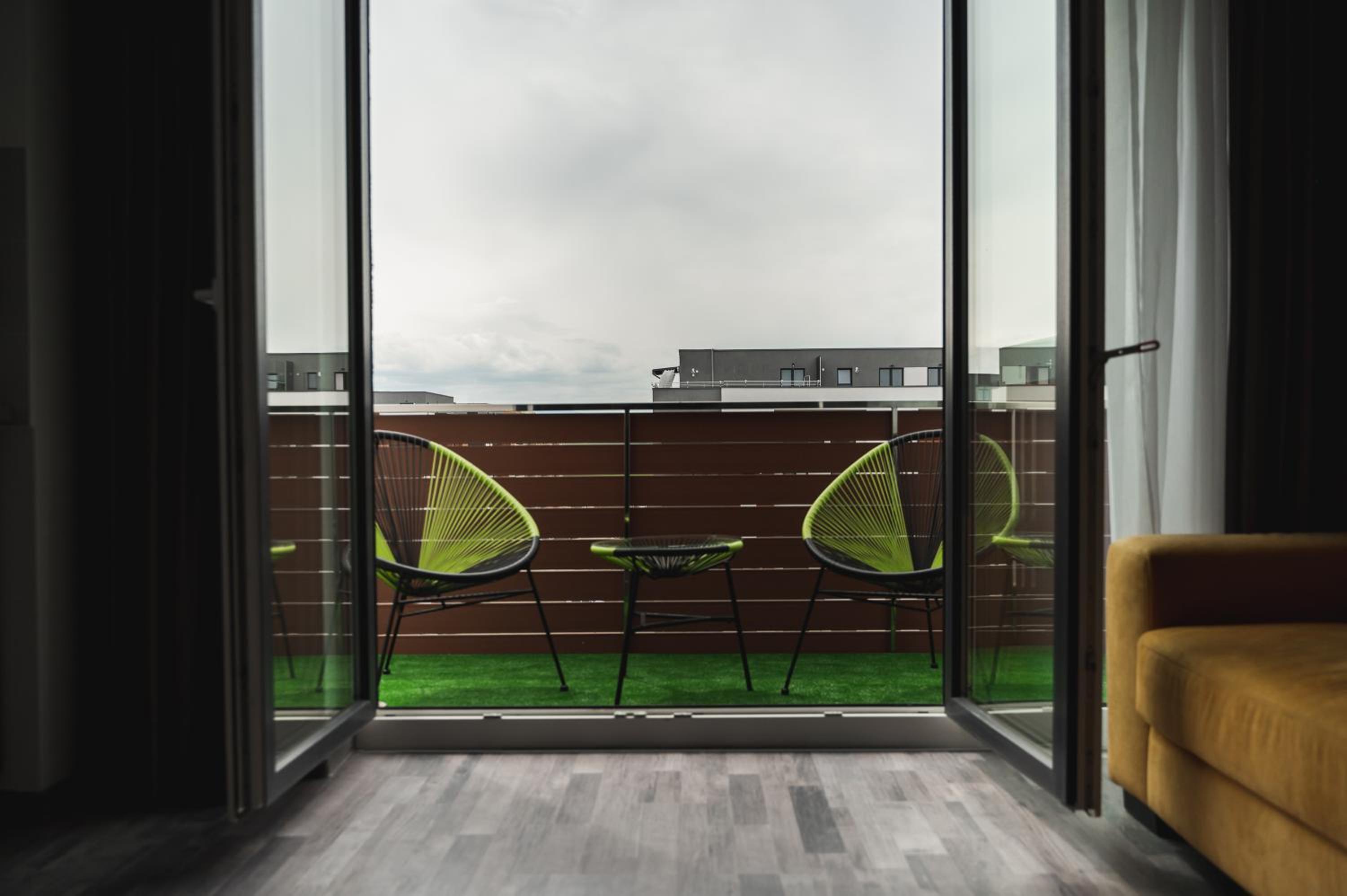 Skylark - Miami Studio with Terrace & Mountain View view 5