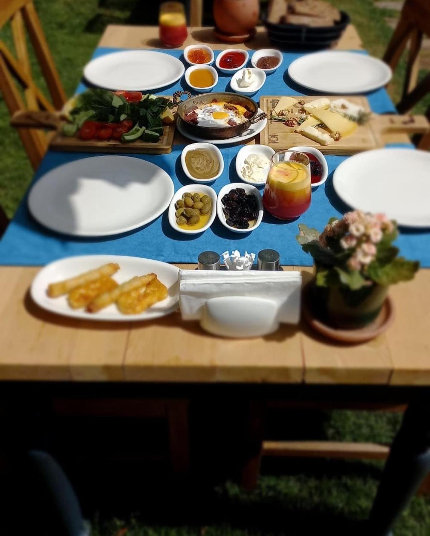 breakfast buffet