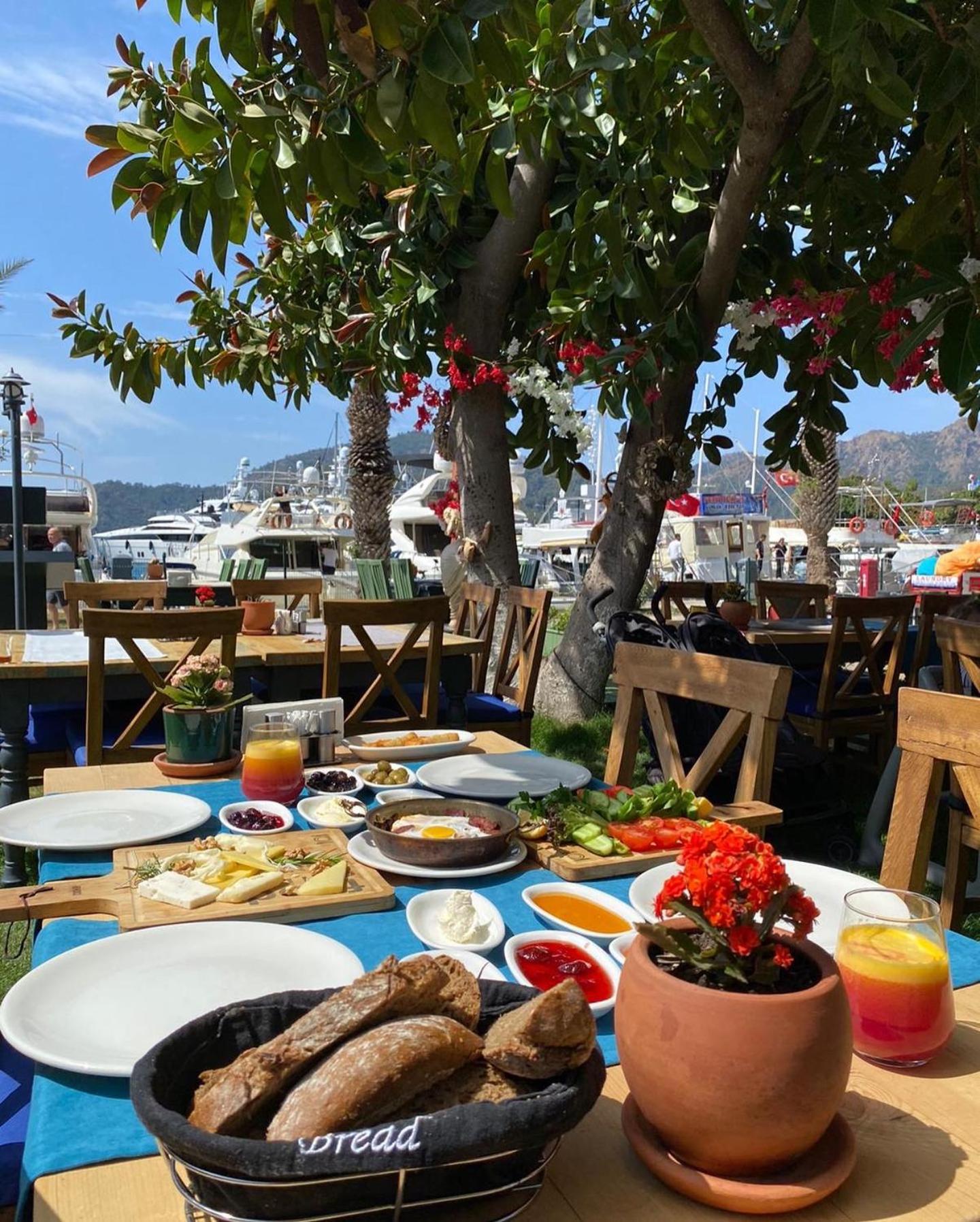 restaurant