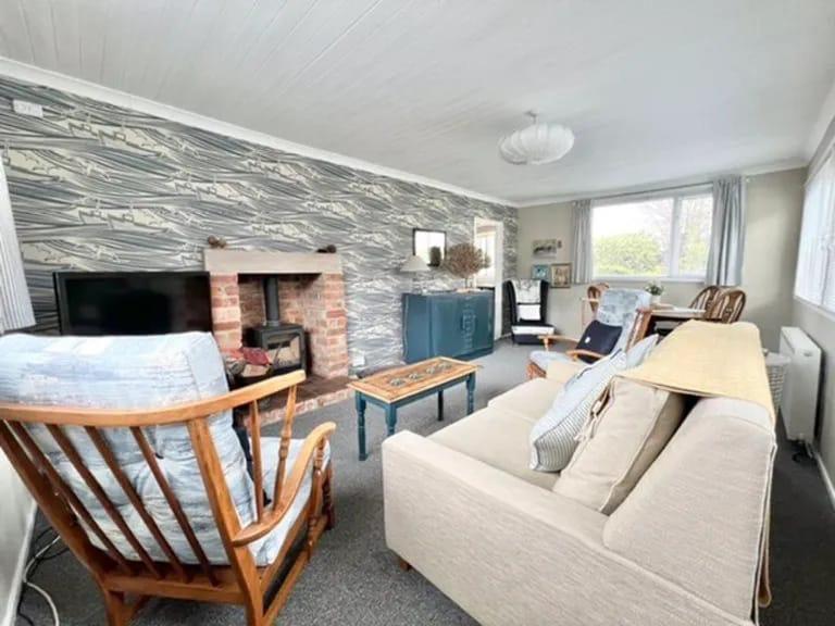 2 bedroom chalet bungalow on Humberston Fitties. view 2