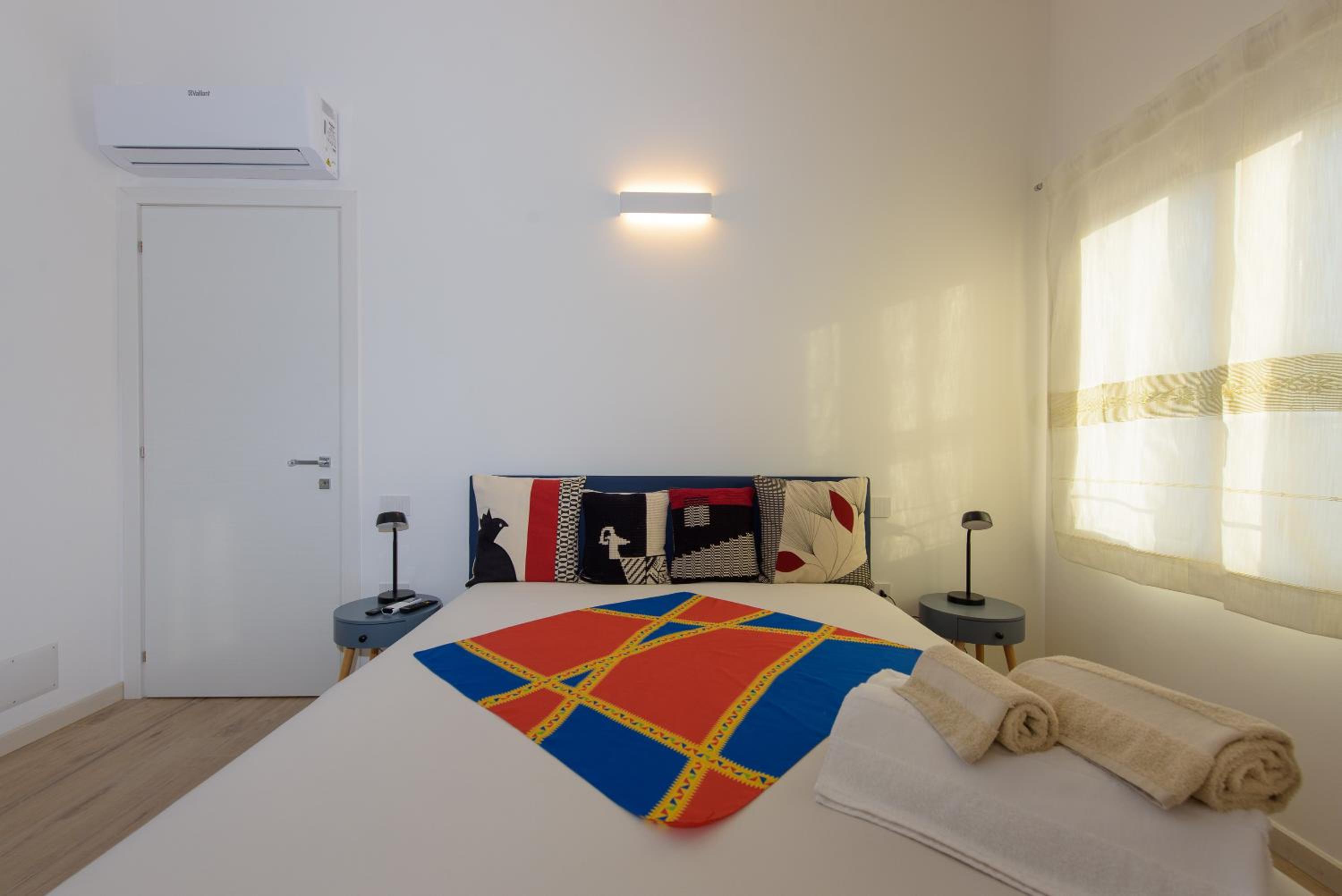 LOFT LUNGOMARE vista MARE e MONTI view 4