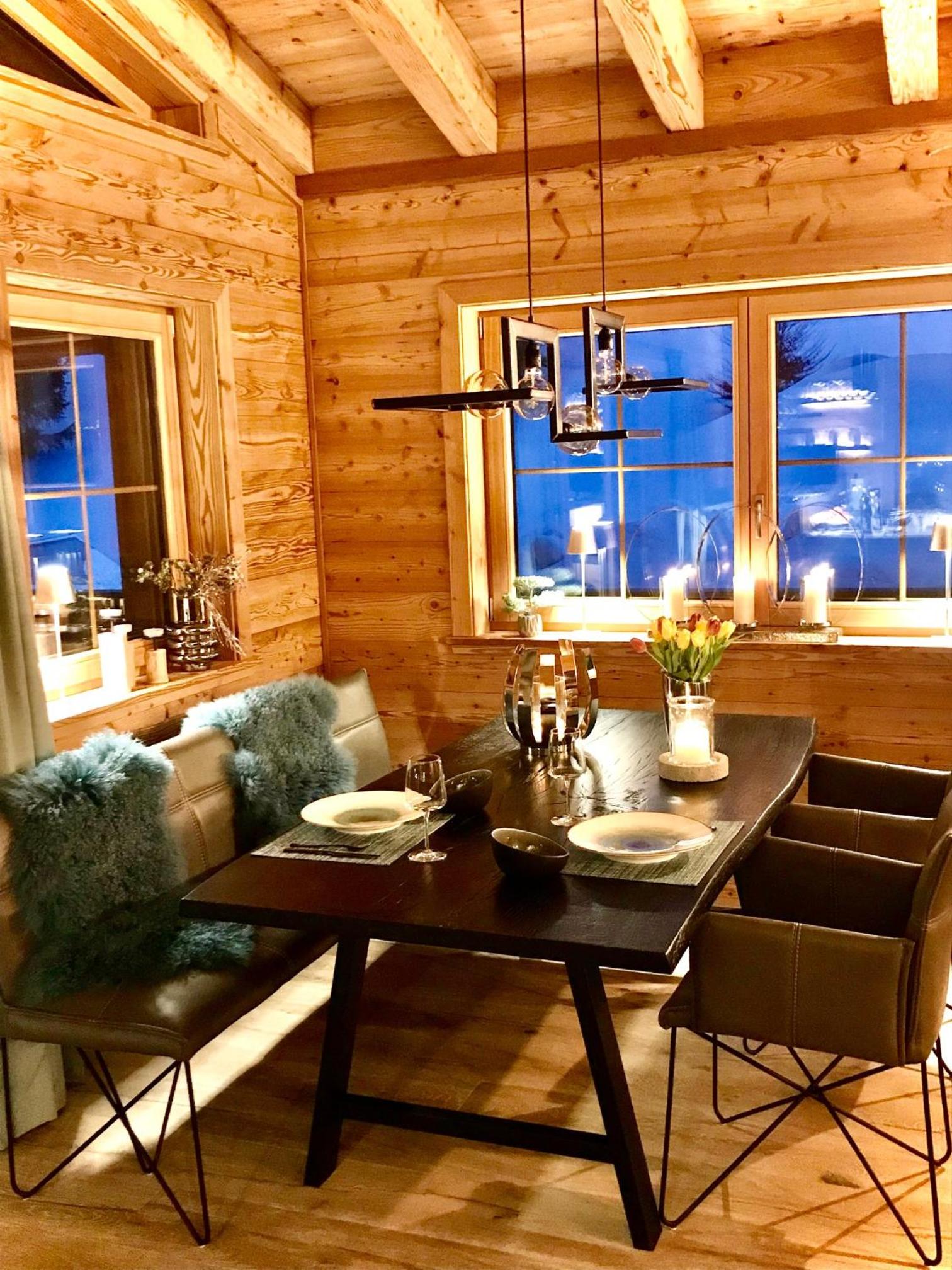 Mountain Chalet R