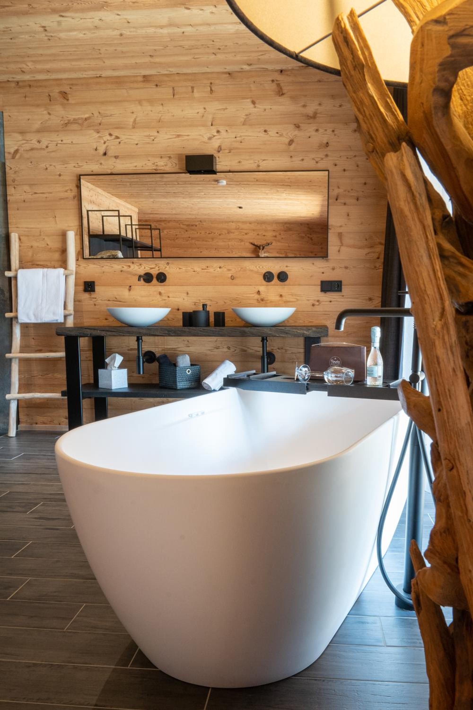 Mountain Chalet R