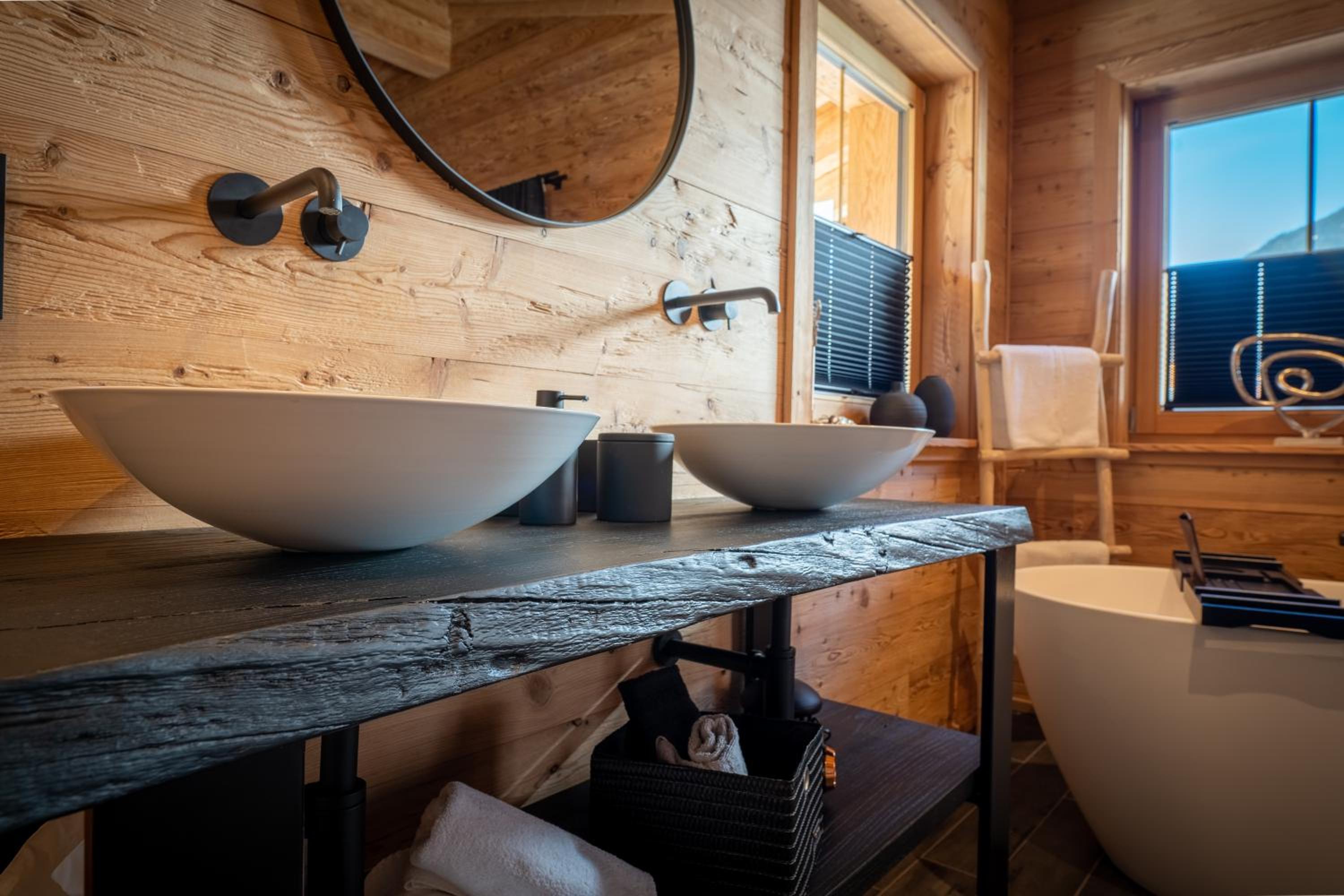 Mountain Chalet R