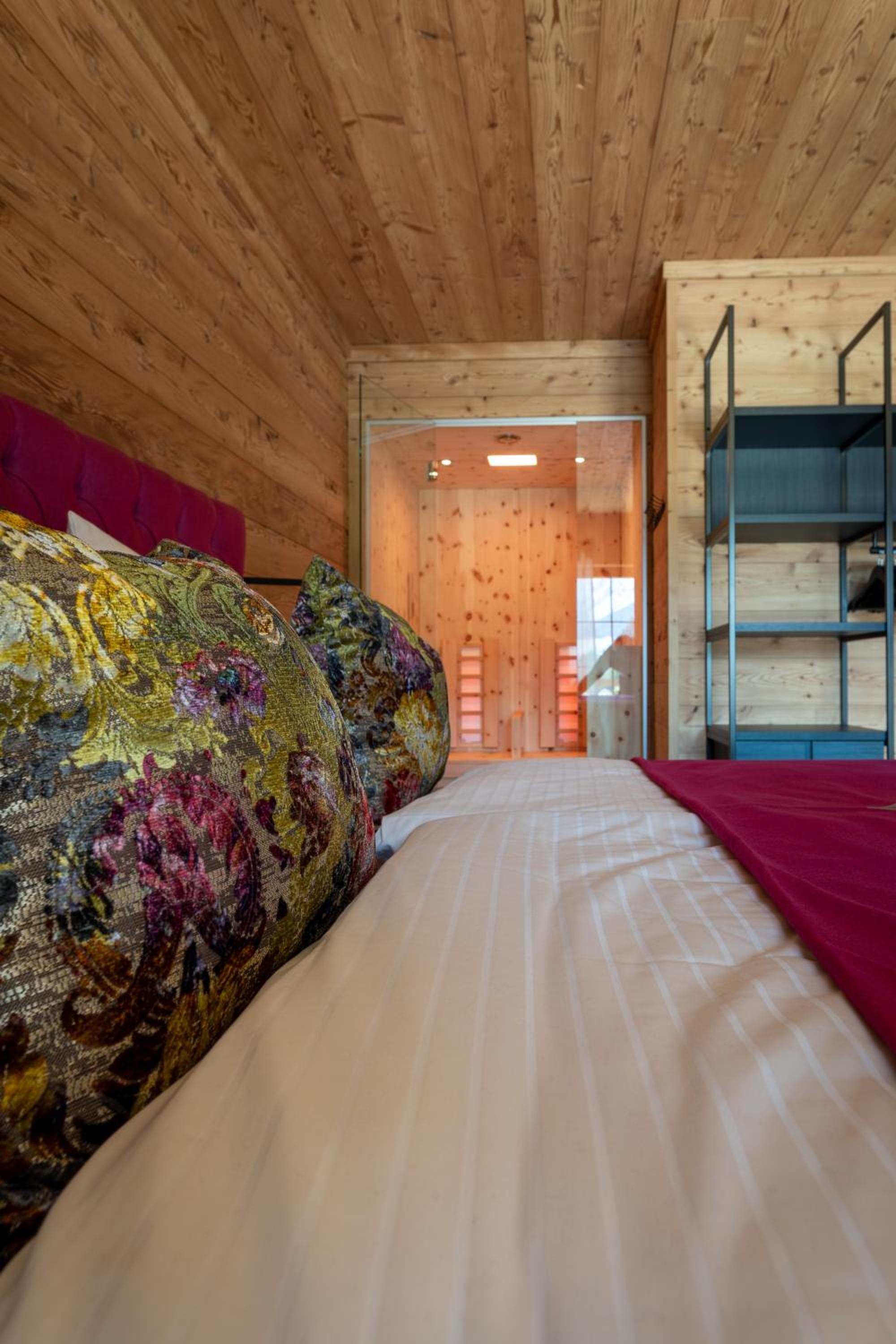 Mountain Chalet R