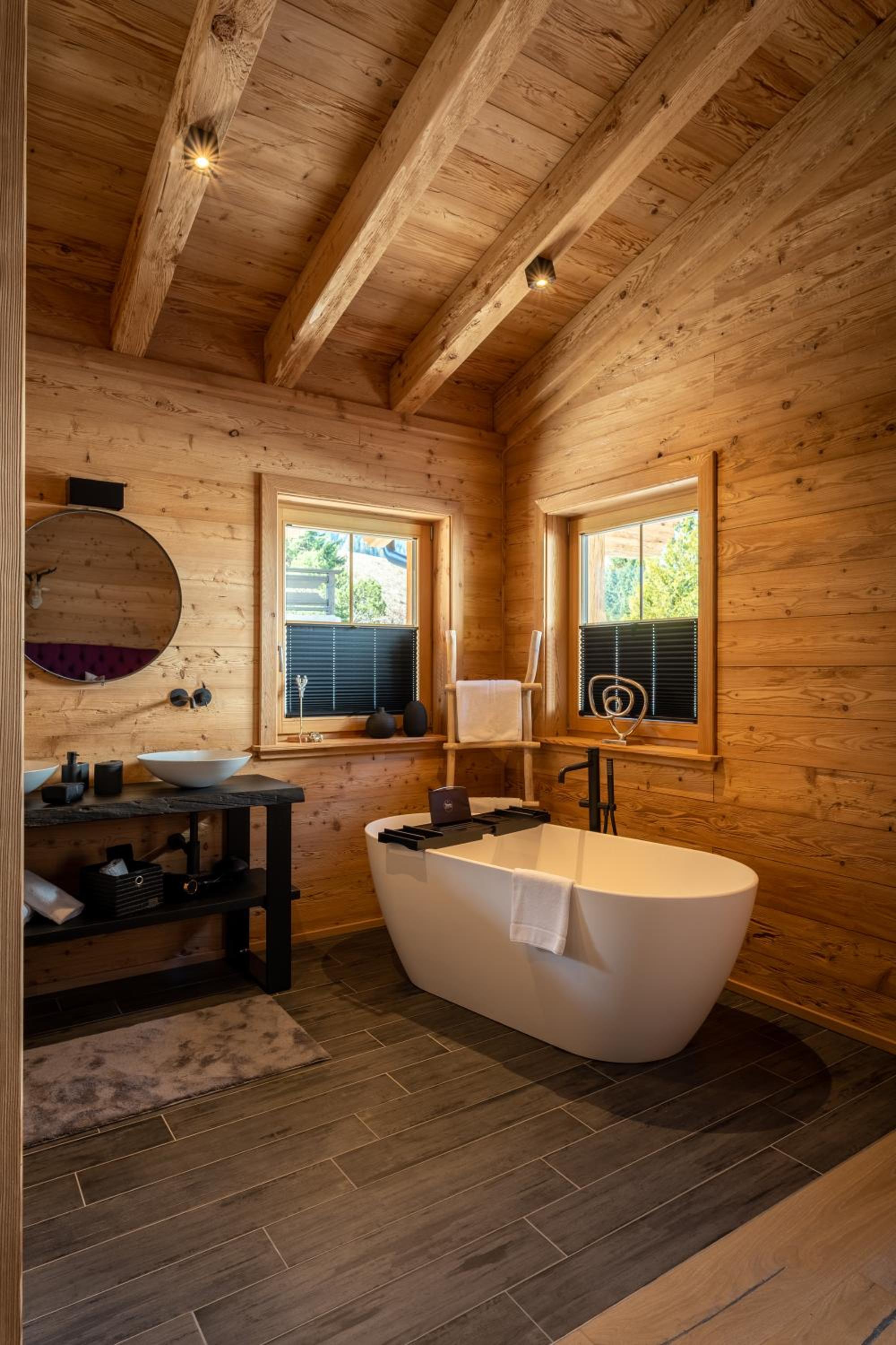 Mountain Chalet R