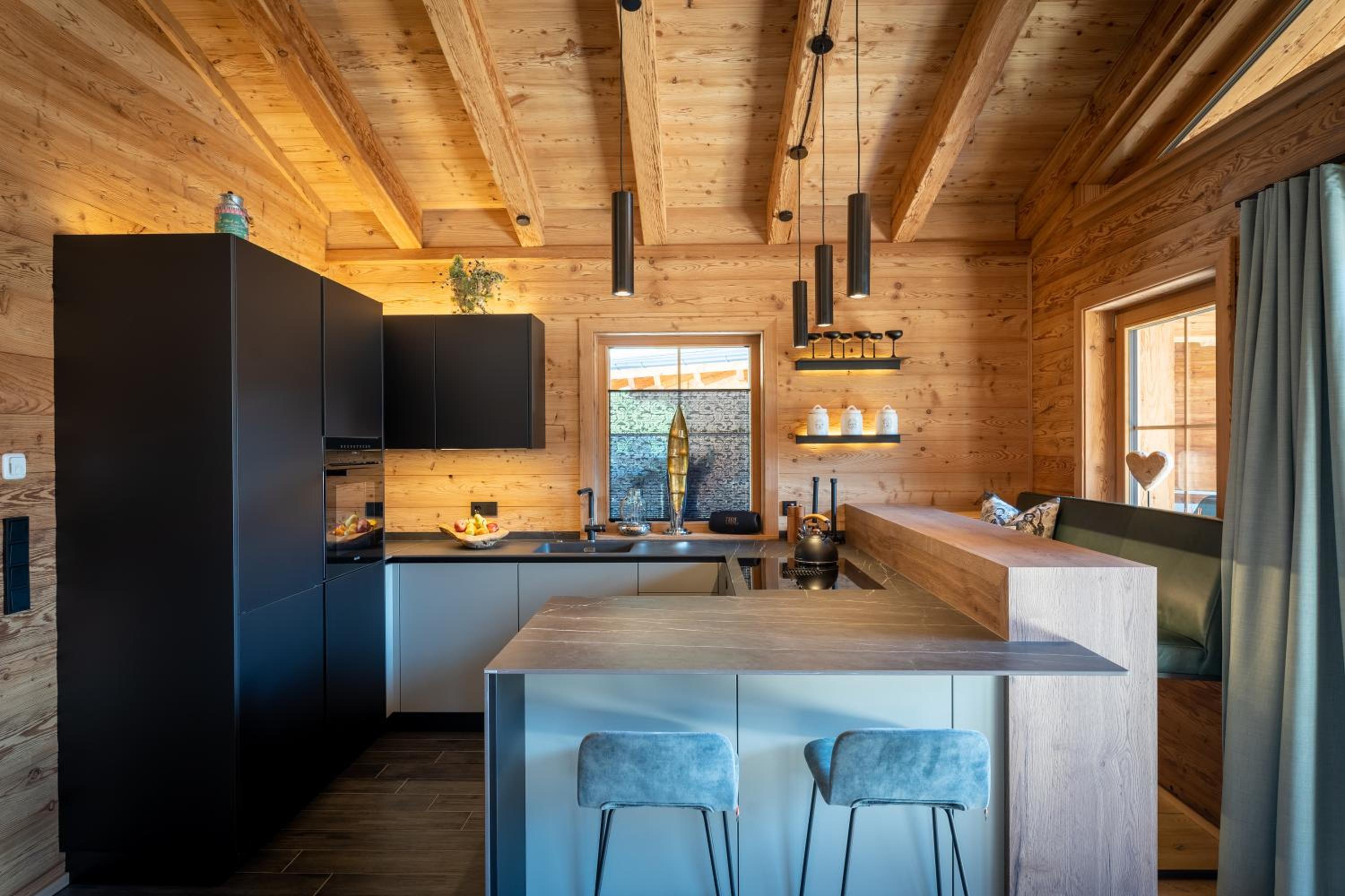 Mountain Chalet R