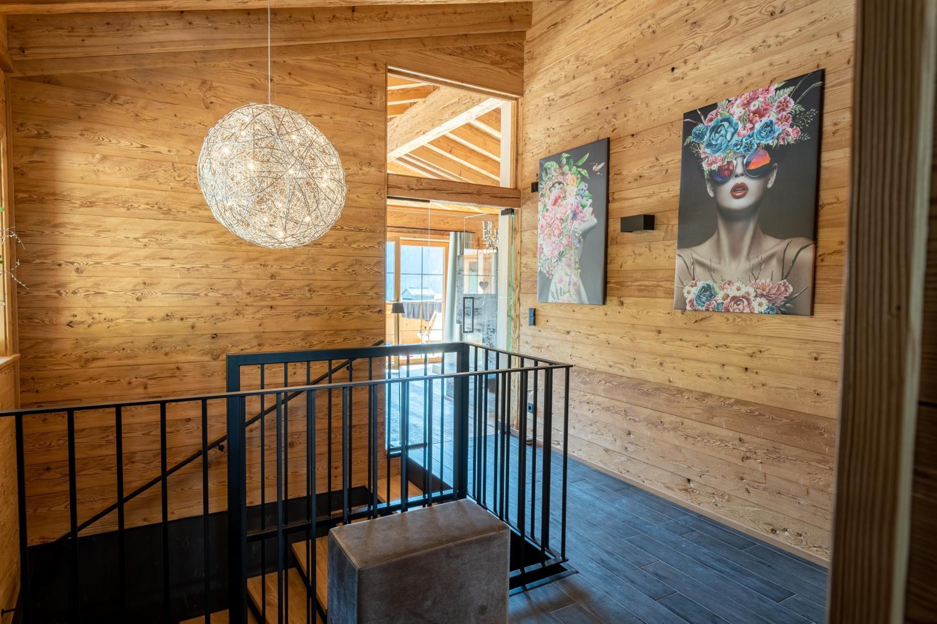 Mountain Chalet R