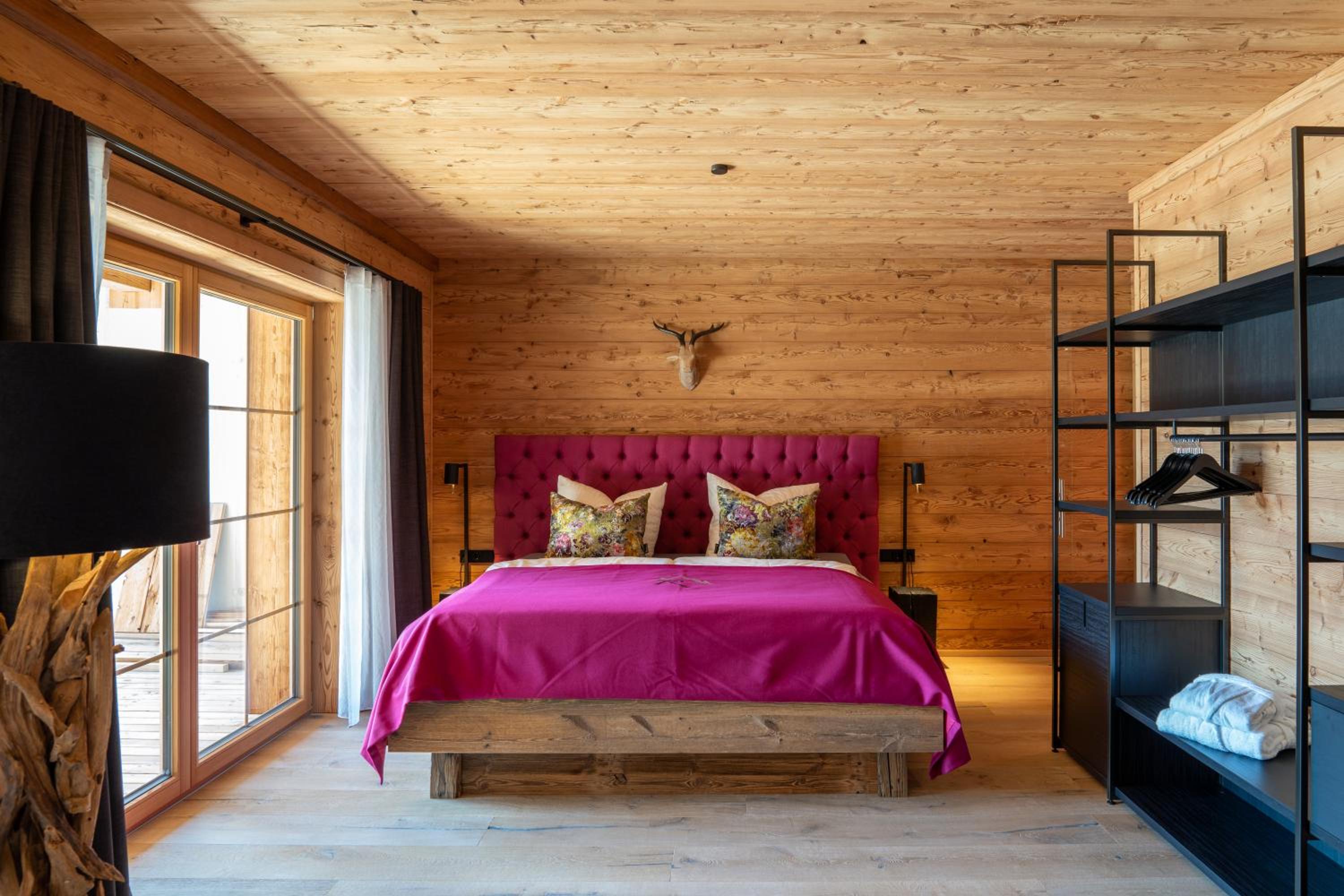 Mountain Chalet R