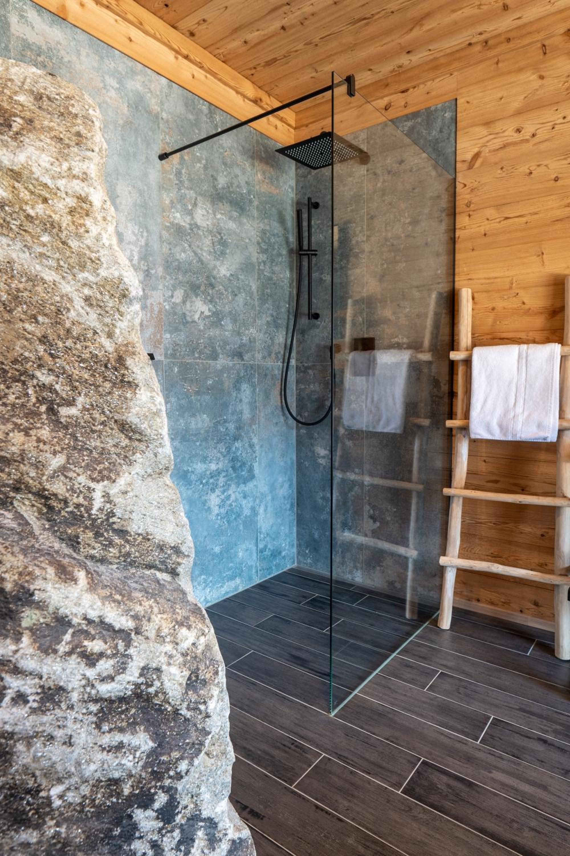 Mountain Chalet R