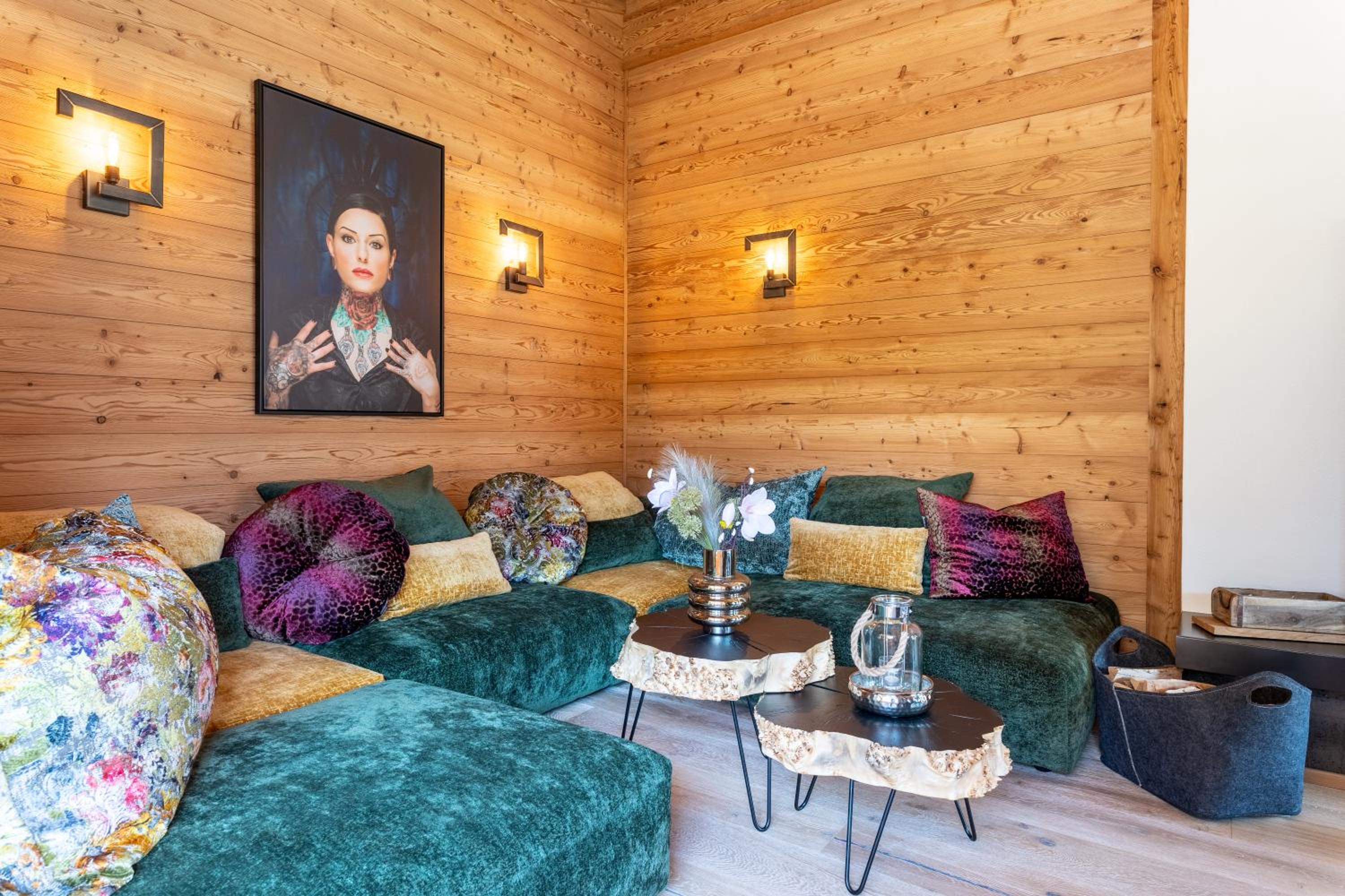Mountain Chalet R