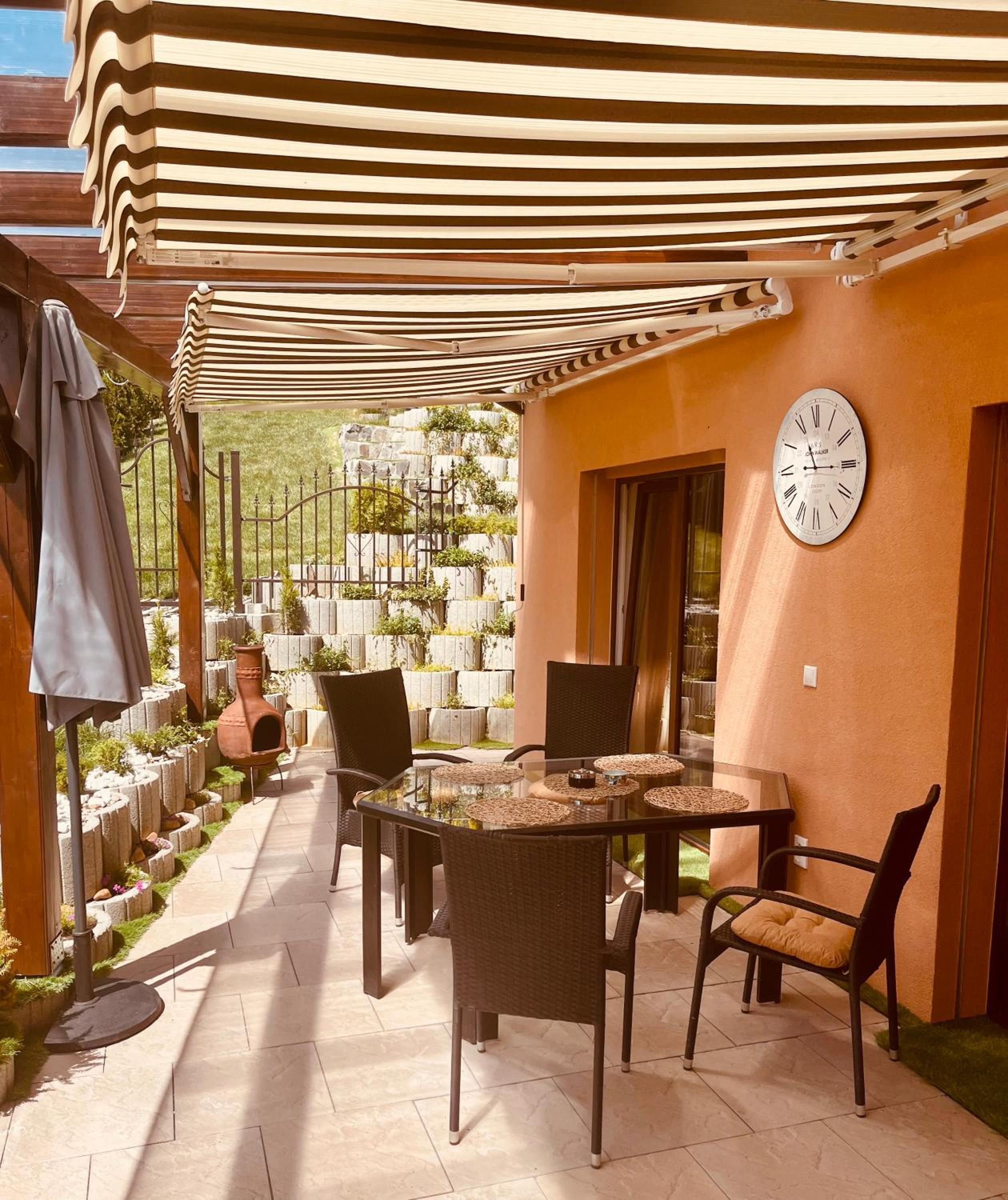 Luxus Resort - Zupko view 4