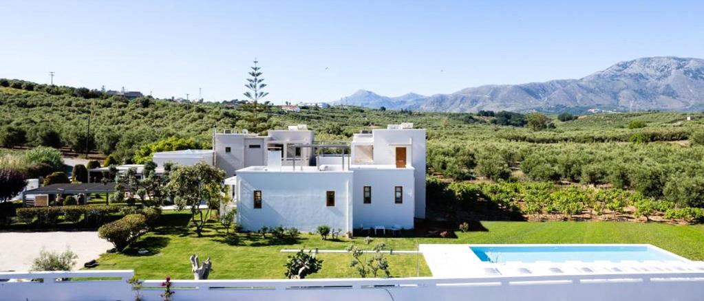 Mikro Livadi Special Lodges - Has an Eco Salt water pool - 150m from the beach