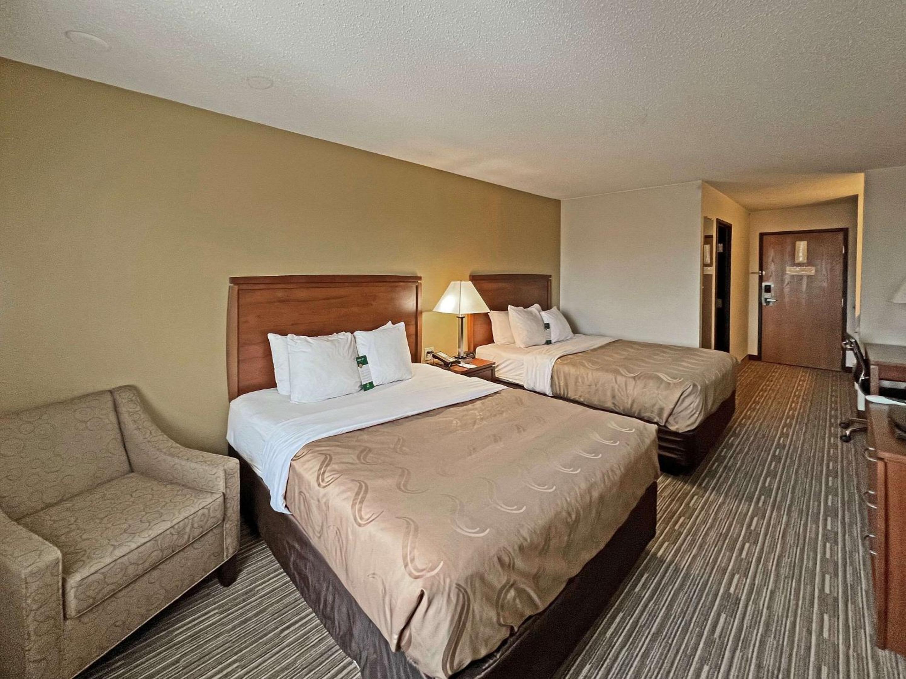 Mitchell Vacations - Quality Inn Mitchell I-90 - Property Image 47