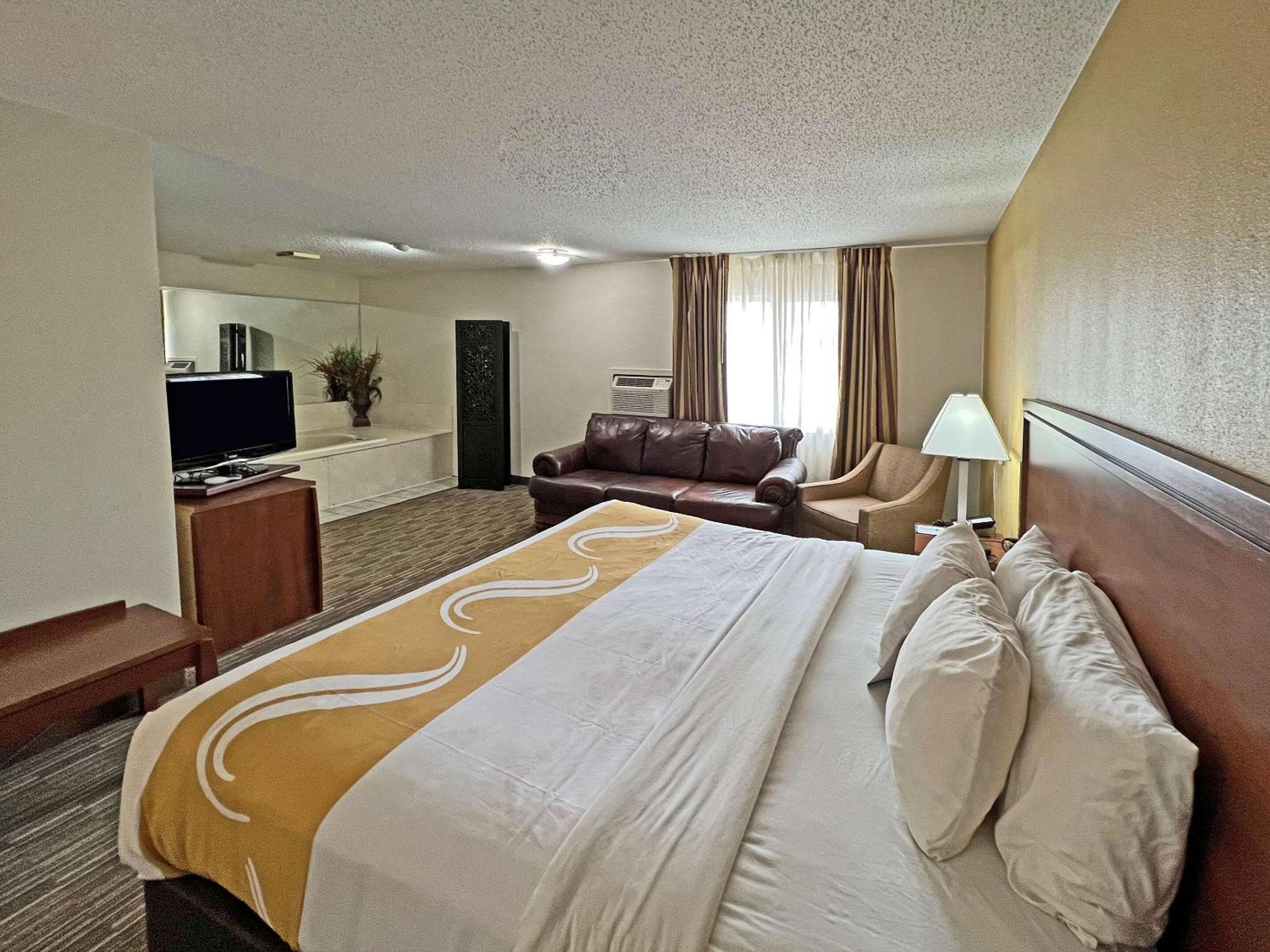 Mitchell Vacations - Quality Inn Mitchell I-90 - Property Image 52