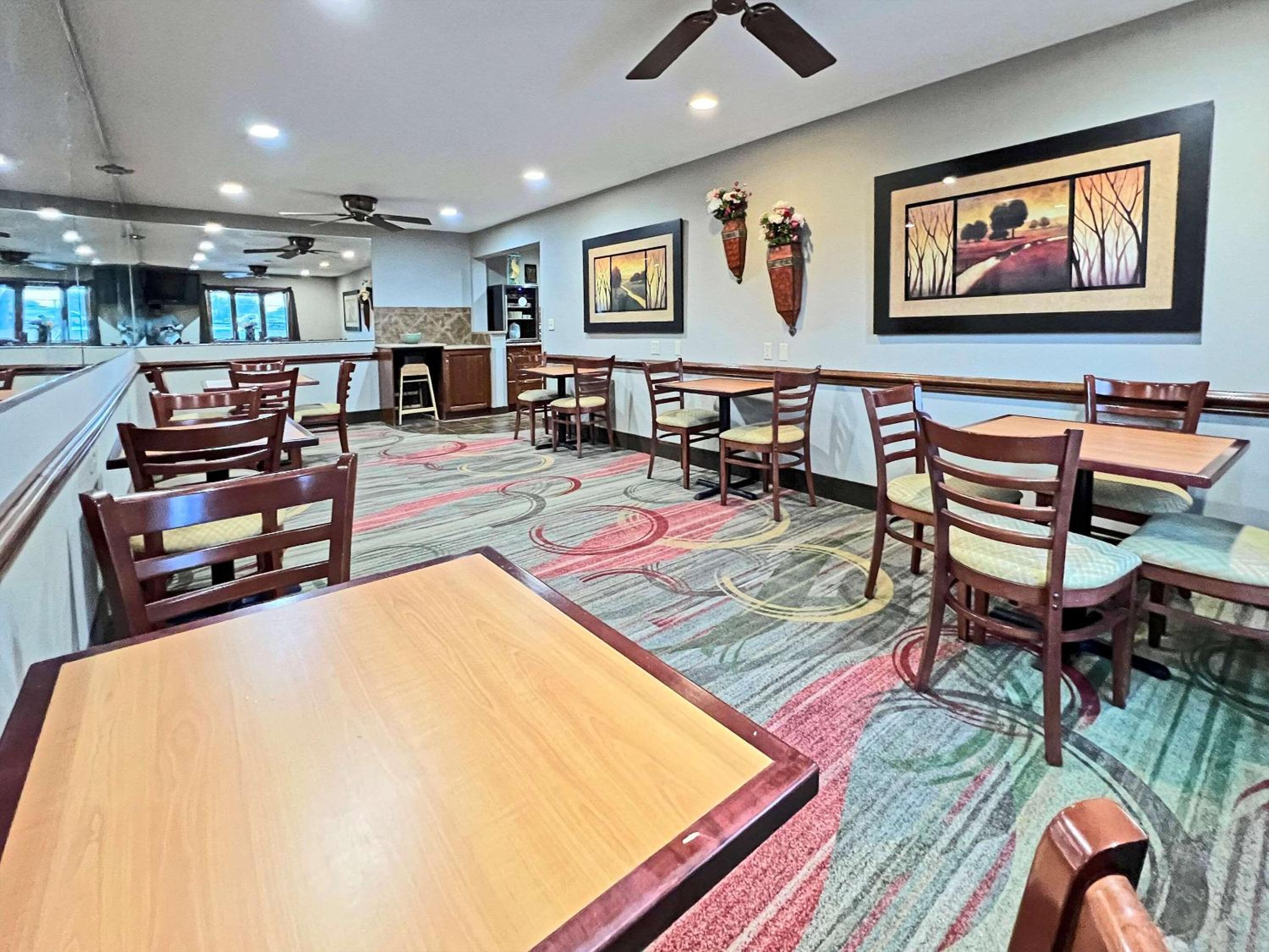 Mitchell Vacations - Quality Inn Mitchell I-90 - Property Image 59
