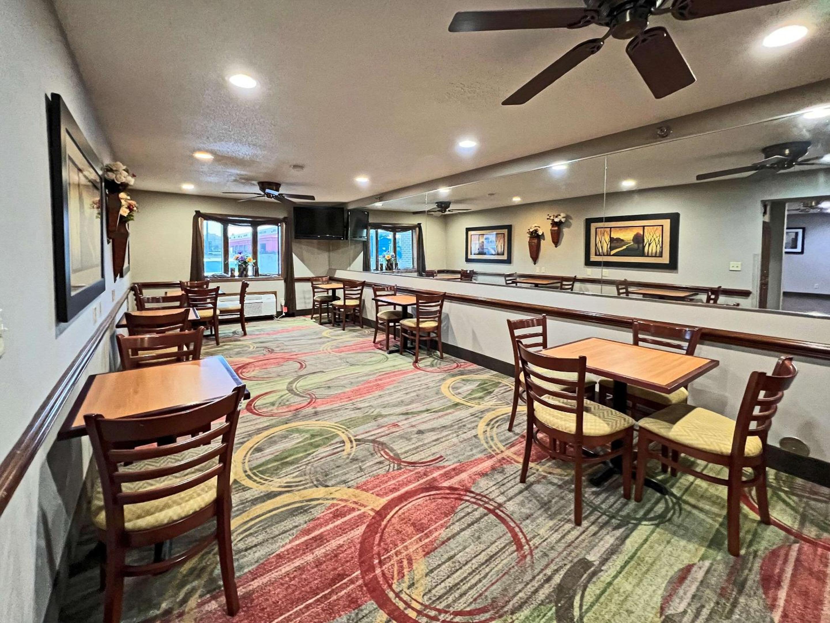 Mitchell Vacations - Quality Inn Mitchell I-90 - Property Image 16