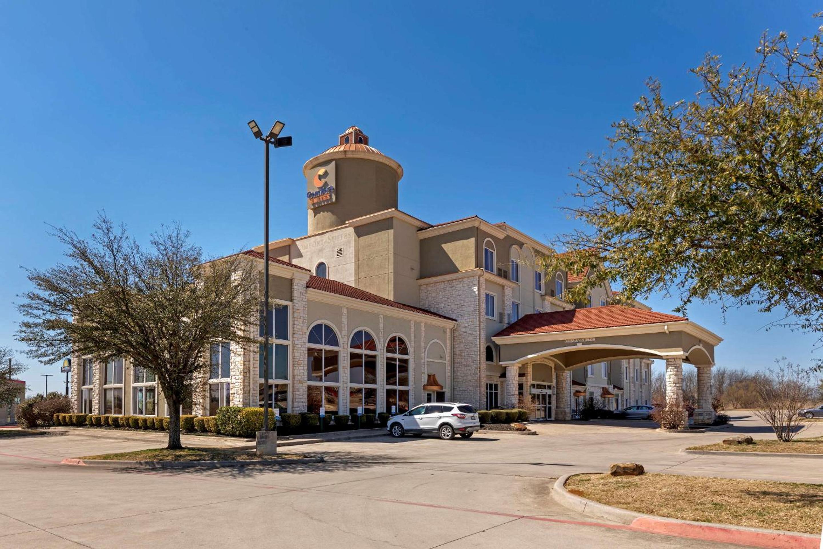 Gainesville Vacations - Comfort Suites Gainesville - Property Image 1