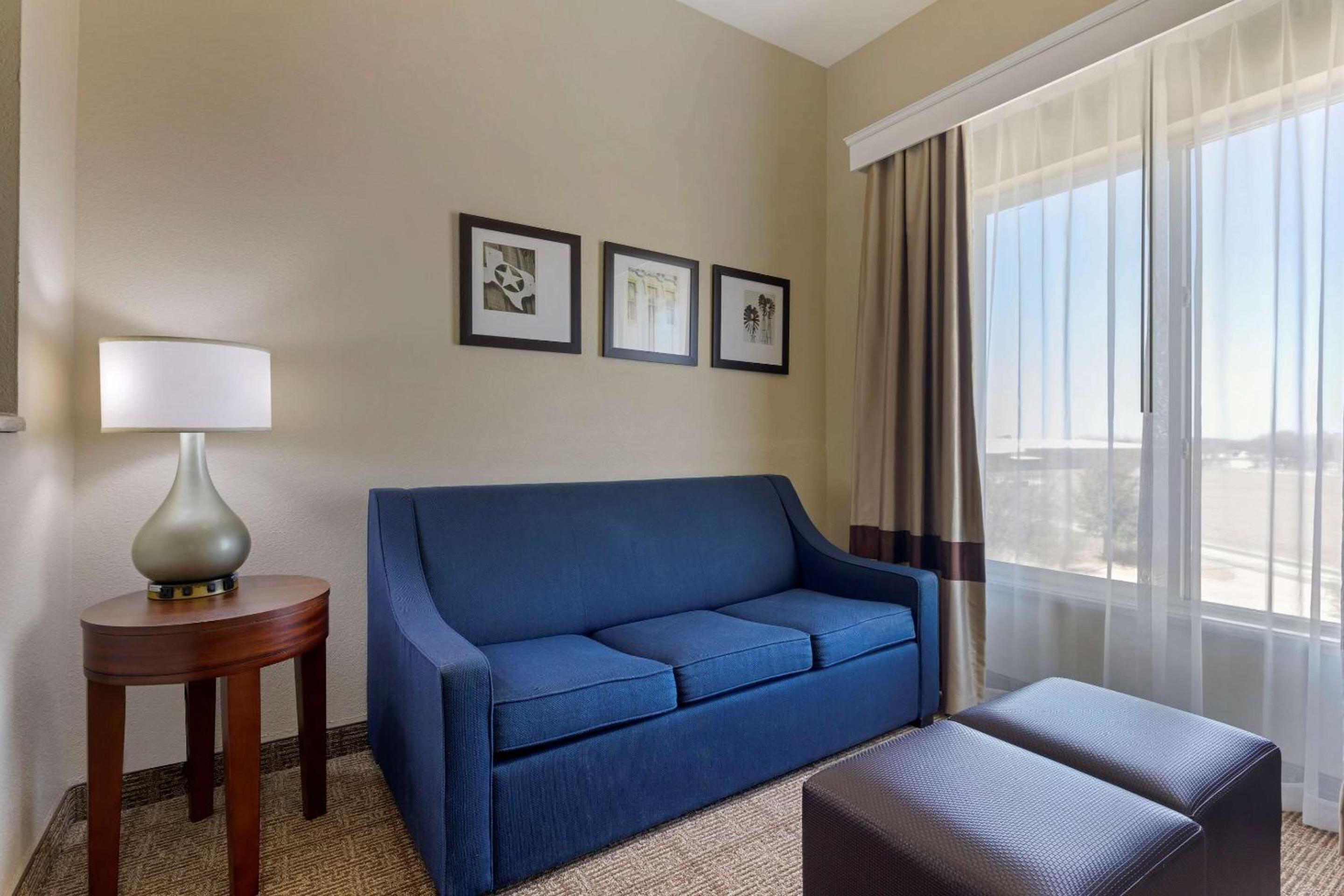 Gainesville Vacations - Comfort Suites Gainesville - Property Image 11