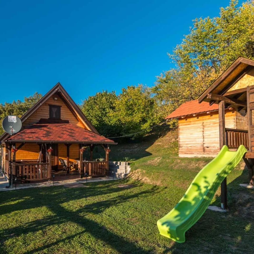 Brvnara na bregu view 2