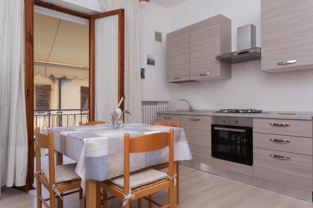 S173 - Sirolo, ampio trilocale comodo ai servizi sx photo 3