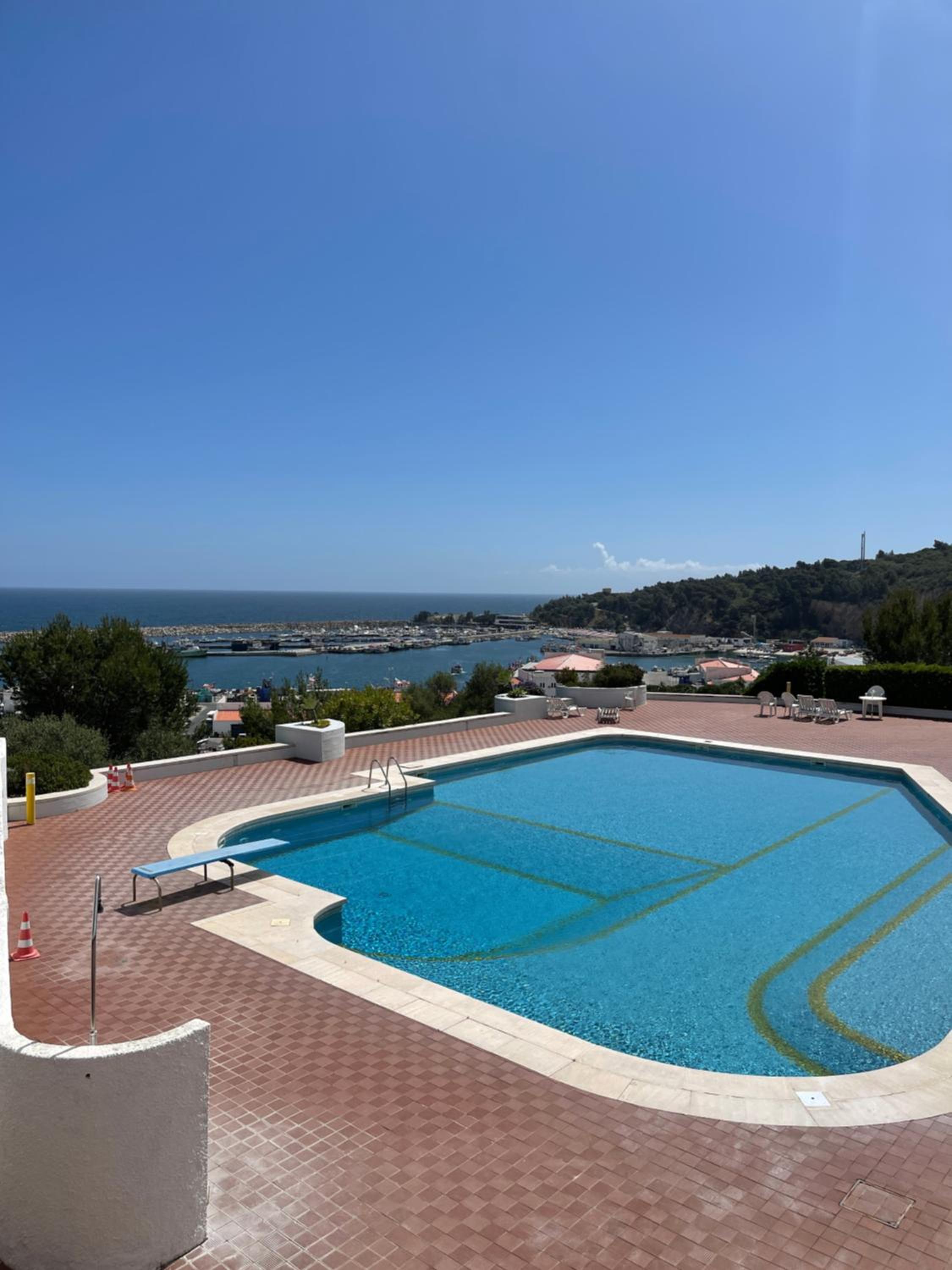 Lovely 2 bedroom with a pool in front of the beach view 2