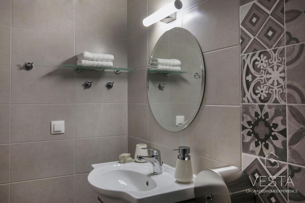 The Emerald City Central Apartment, 2-bedrooms photo 4